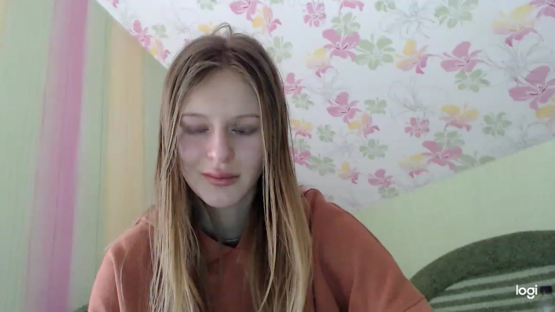 Gallery image thumbnail from MonicaBlondie's myfreecams stream on, 03/16/2023, 08:11 image 4 of 20