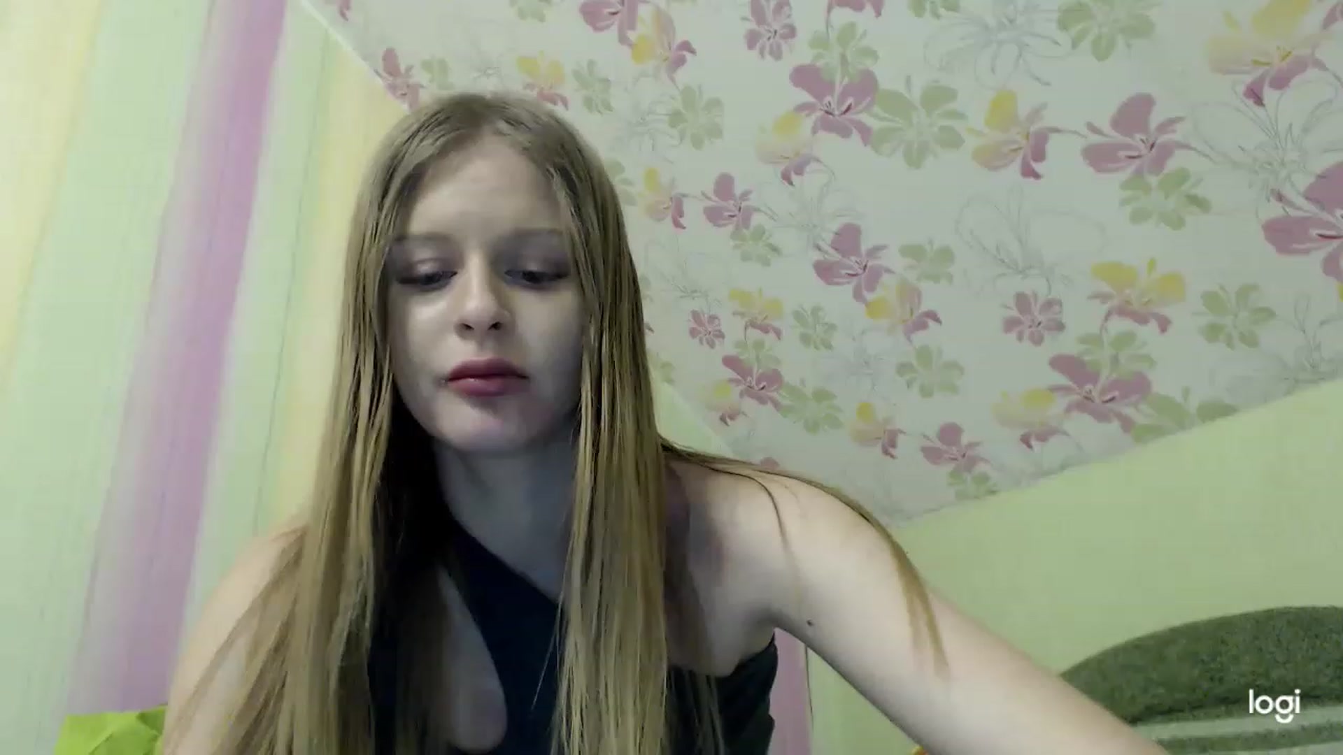 Gallery image thumbnail from MonicaBlondie's myfreecams stream on, 03/19/2023, 21:01 image 3 of 20