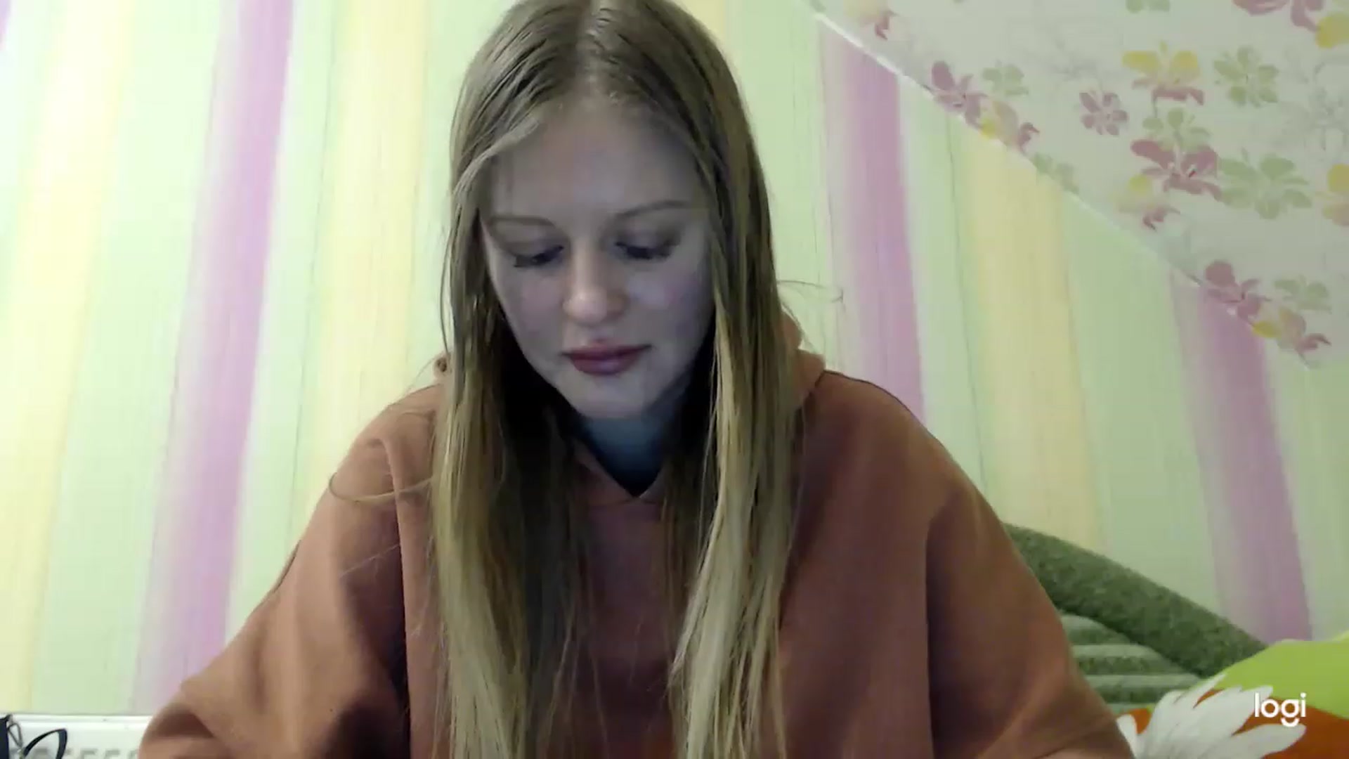 Gallery image thumbnail from MonicaBlondie's myfreecams stream on, 03/20/2023, 21:25 image 3 of 20