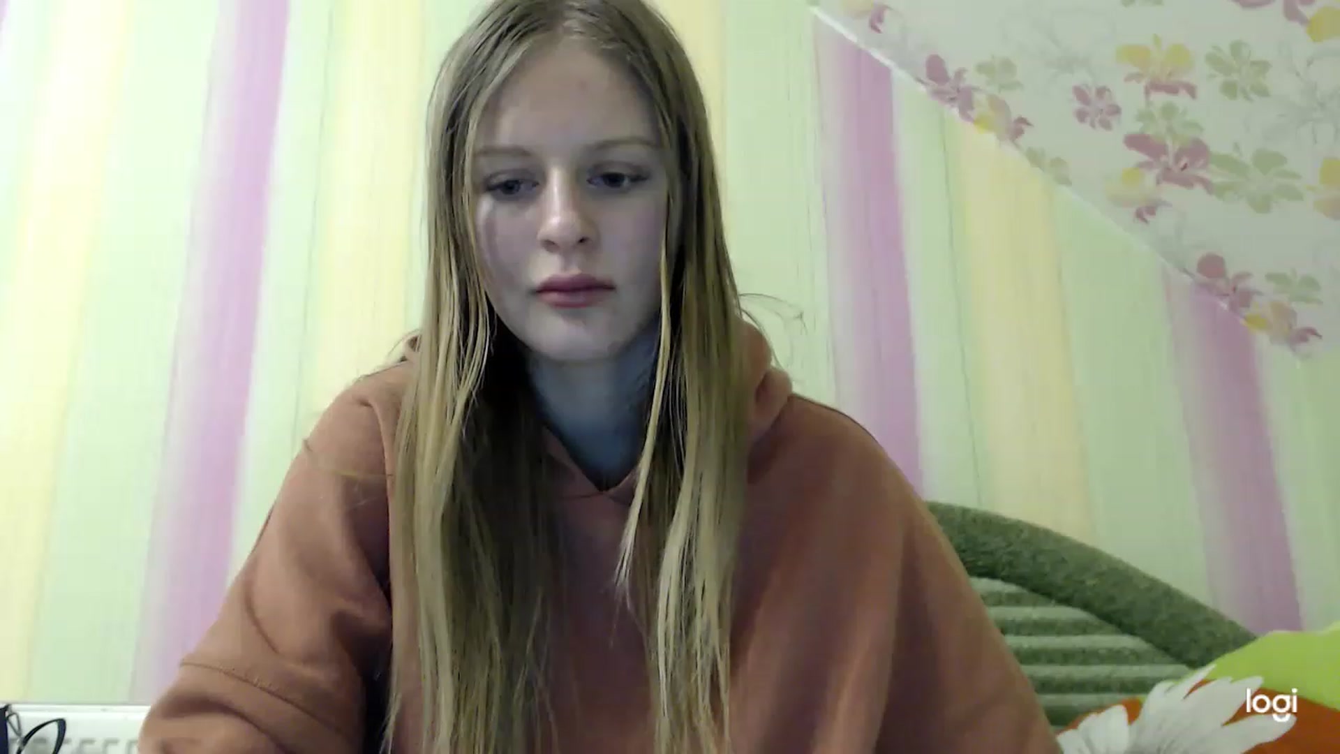 Gallery image thumbnail from MonicaBlondie's myfreecams stream on, 03/20/2023, 21:25 image 4 of 20