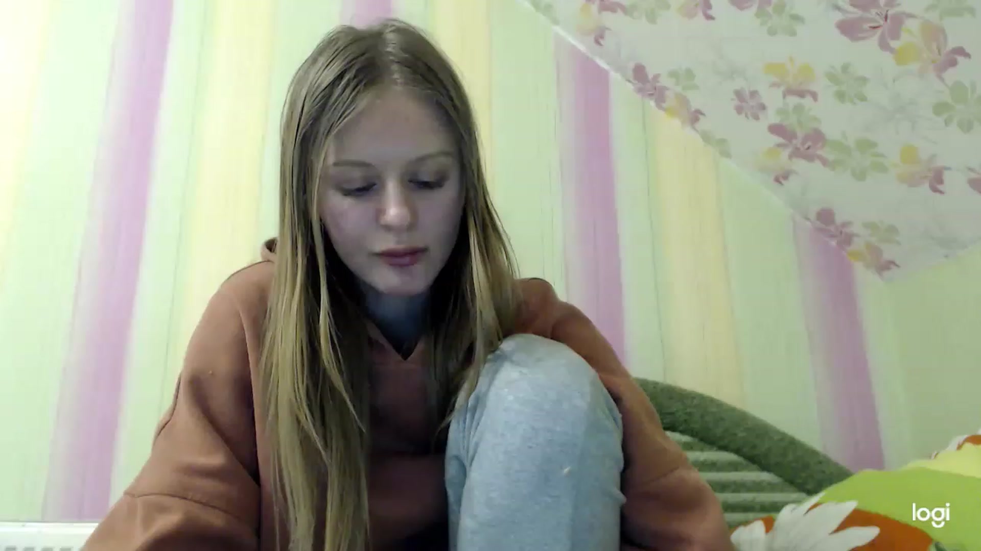 Gallery image thumbnail from MonicaBlondie's myfreecams stream on, 03/20/2023, 21:25 image 8 of 20