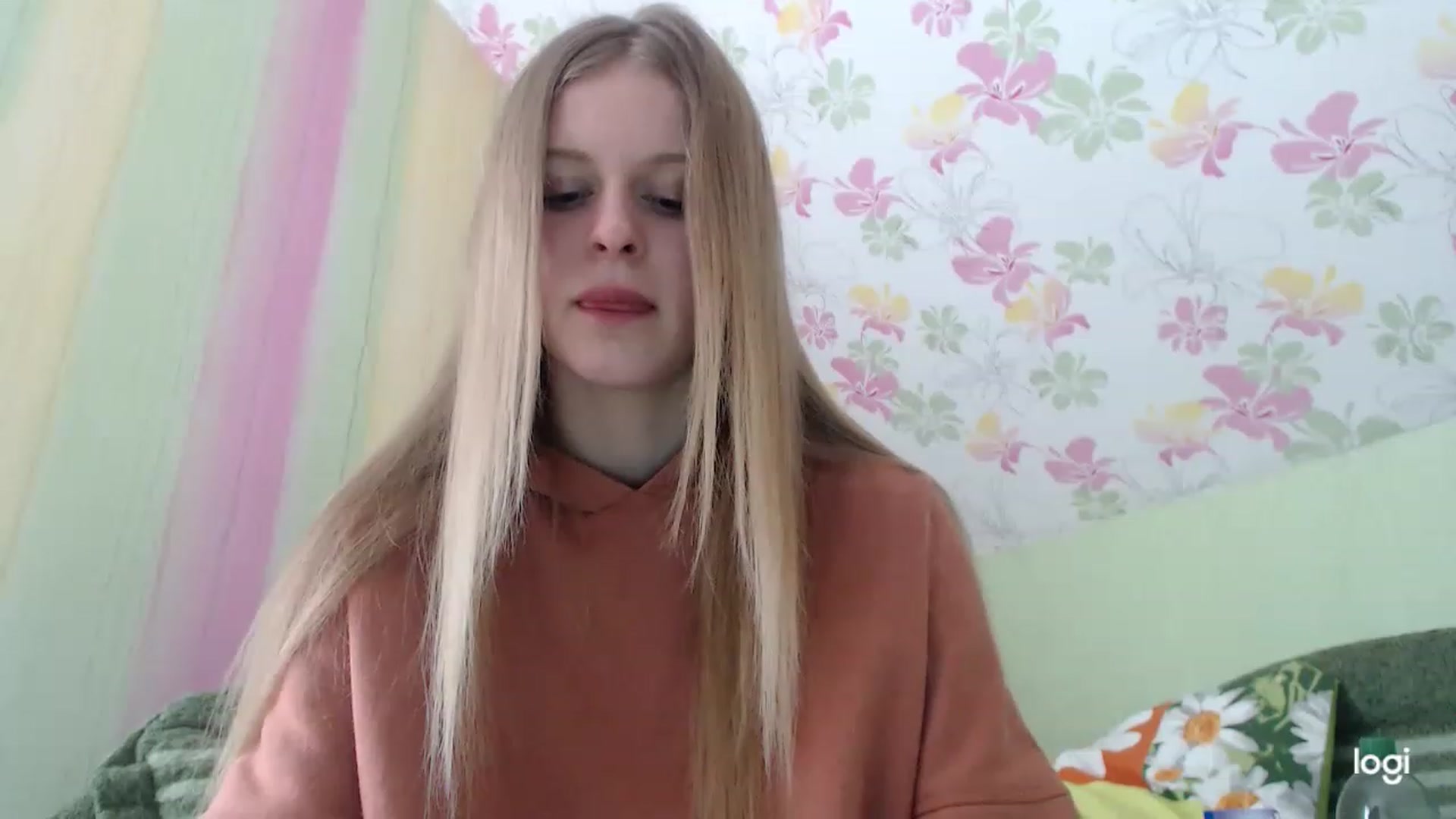 Gallery image thumbnail from MonicaBlondie's myfreecams stream on, 03/26/2023, 12:37 image 10 of 20