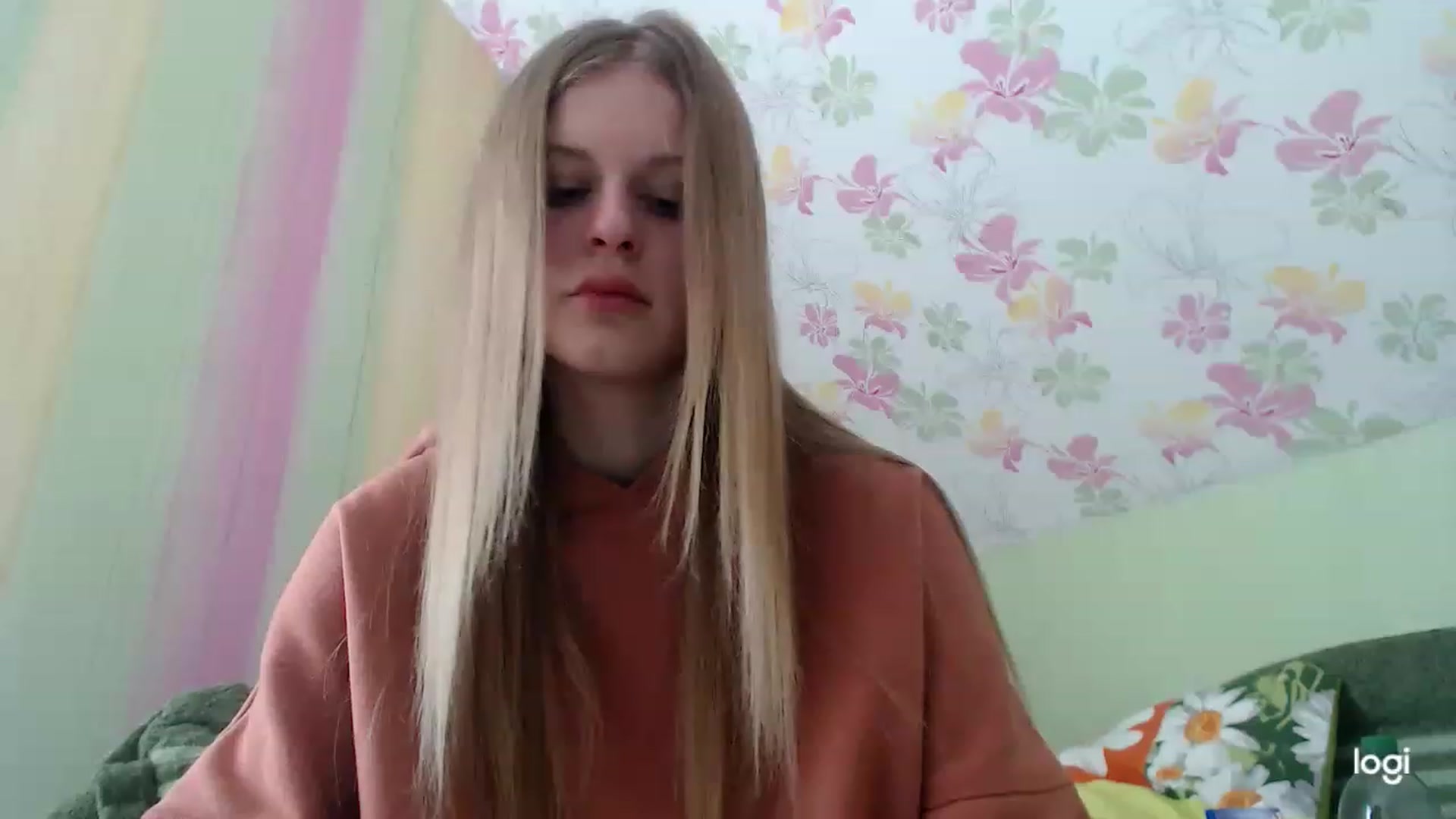 Gallery image thumbnail from MonicaBlondie's myfreecams stream on, 03/26/2023, 12:37 image 18 of 20