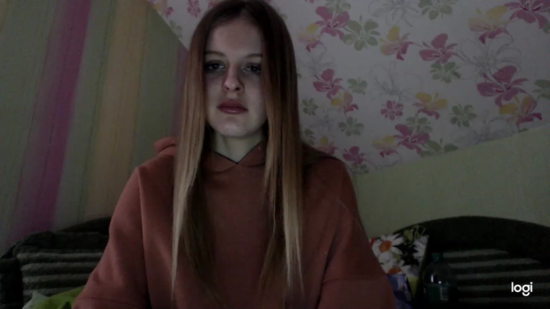 Gallery image thumbnail from MonicaBlondie's myfreecams stream on, 03/26/2023, 14:10 image 17 of 20