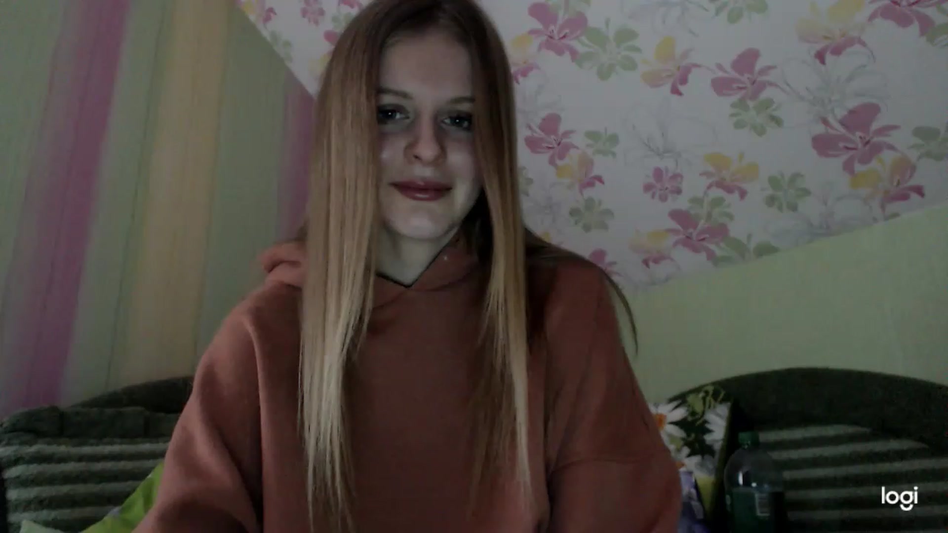 Gallery image thumbnail from MonicaBlondie's myfreecams stream on, 03/26/2023, 14:10 image 11 of 20