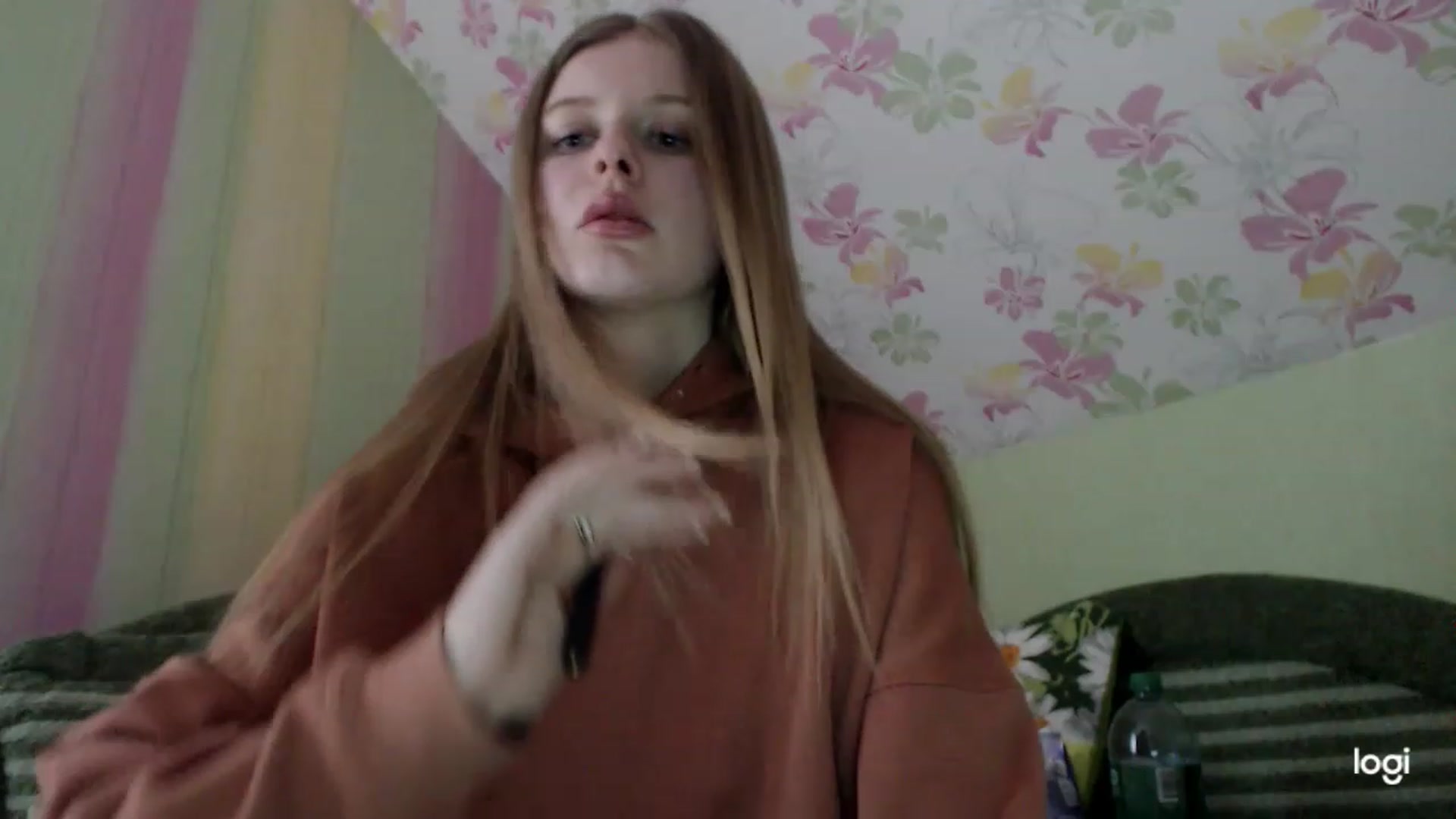 Gallery image thumbnail from MonicaBlondie's myfreecams stream on, 03/26/2023, 14:10 image 3 of 20