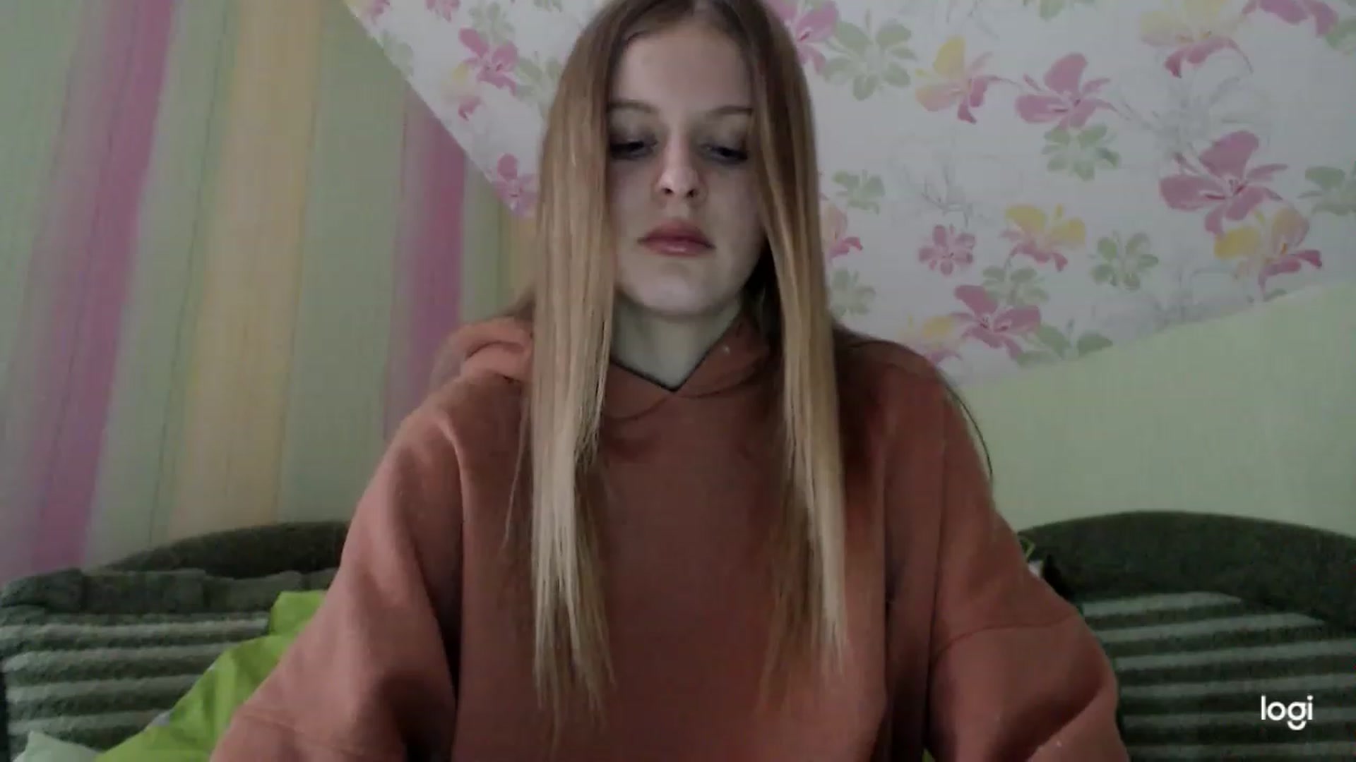 Gallery image thumbnail from MonicaBlondie's myfreecams stream on, 03/26/2023, 14:10 image 8 of 20