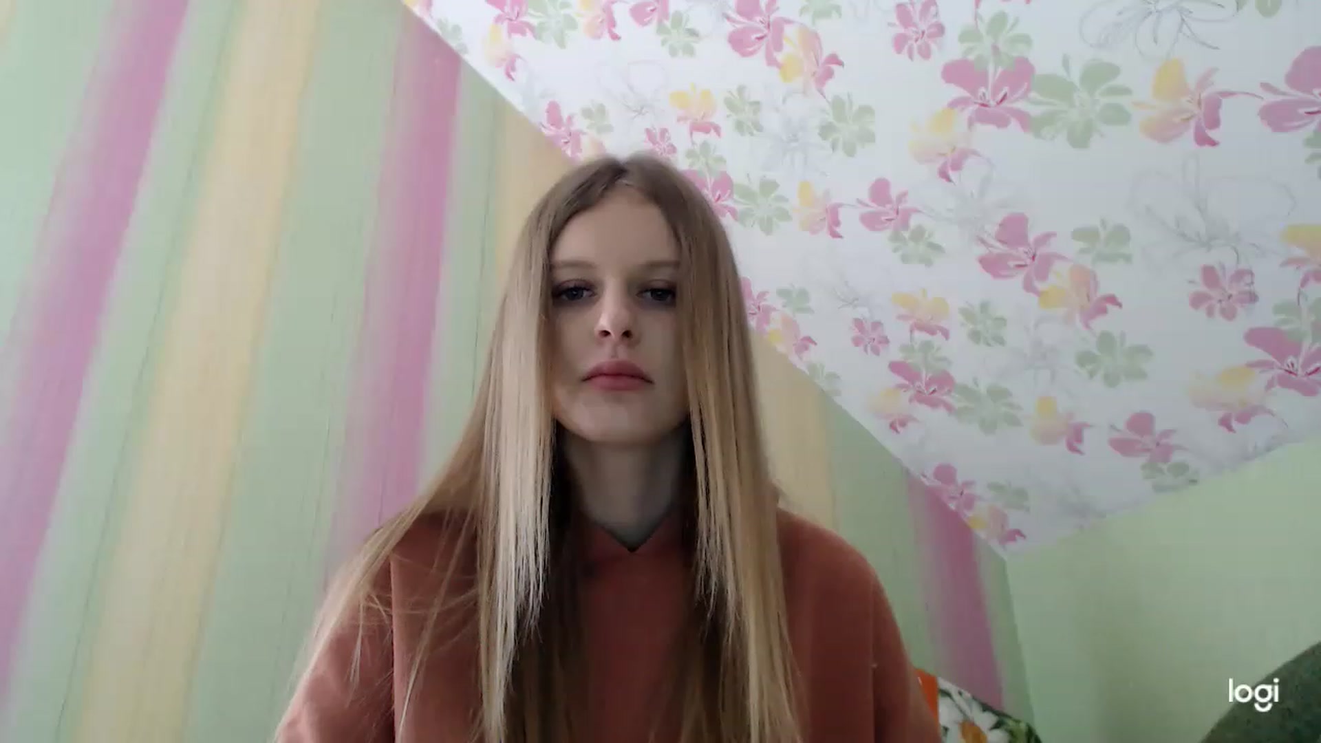 Gallery image thumbnail from MonicaBlondie's myfreecams stream on, 03/29/2023, 12:25 image 18 of 20