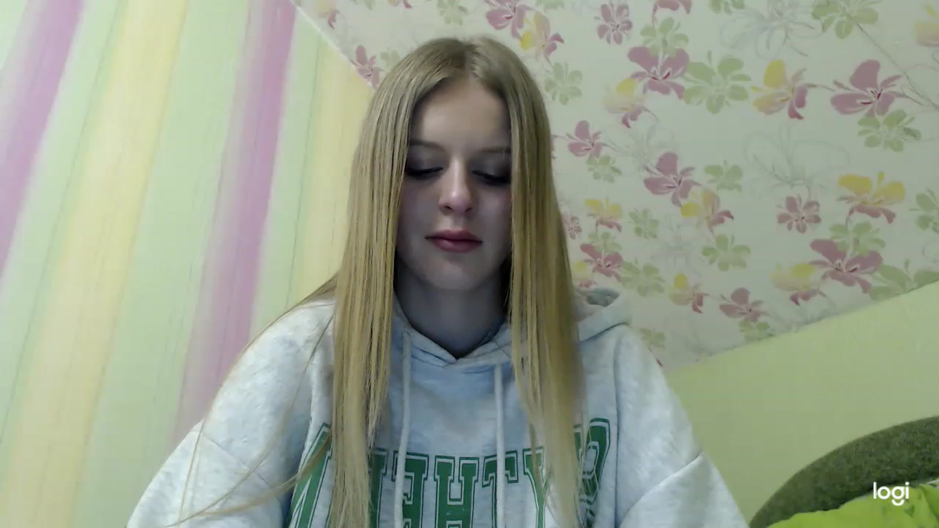 Gallery image thumbnail from MonicaBlondie's myfreecams stream on, 04/09/2023, 21:51 image 1 of 20
