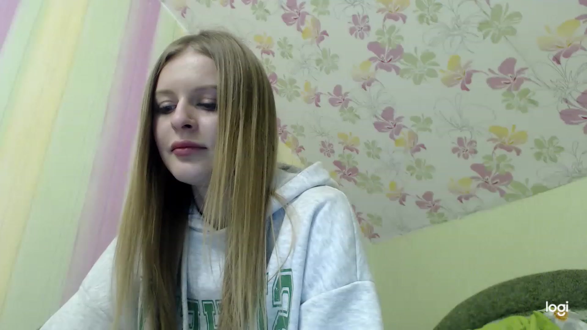 Gallery image thumbnail from MonicaBlondie's myfreecams stream on, 04/09/2023, 23:05 image 19 of 20