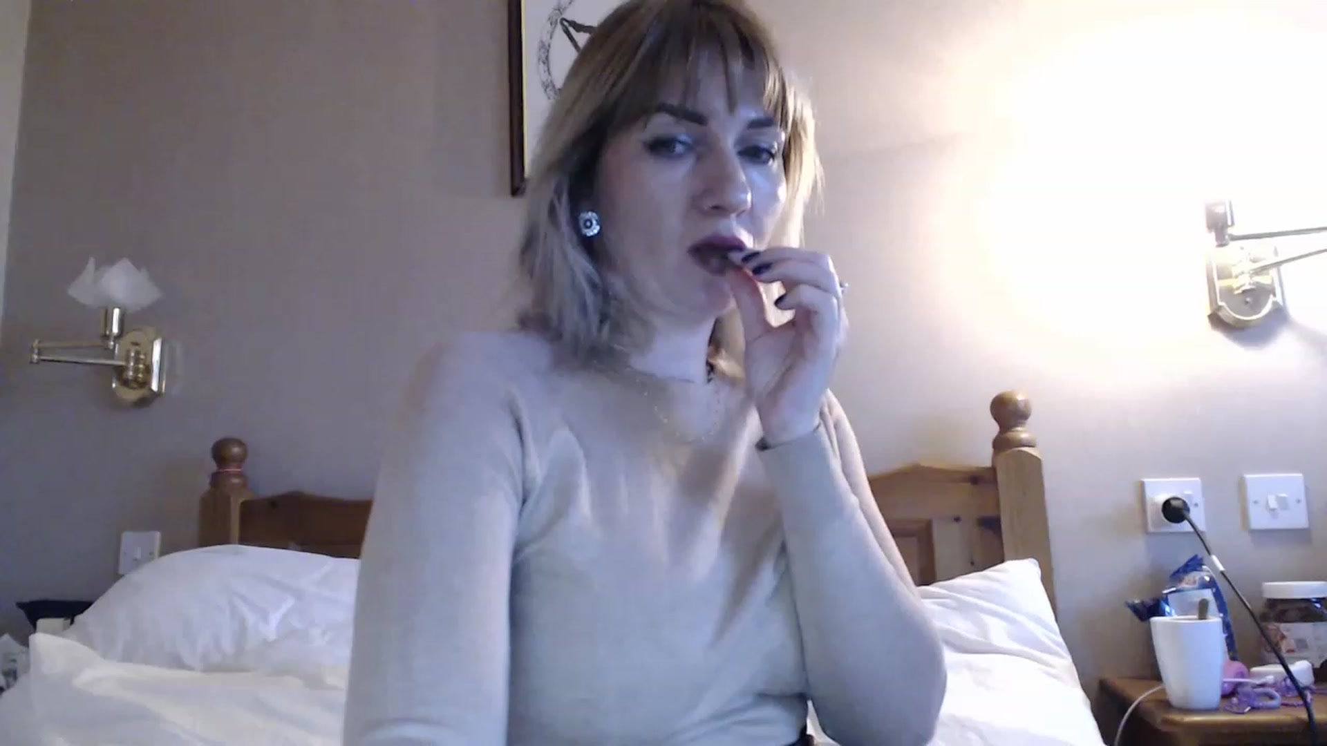 Gallery image thumbnail from MonicaChu's myfreecams stream on, 11/16/2022, 16:40 image 10 of 20