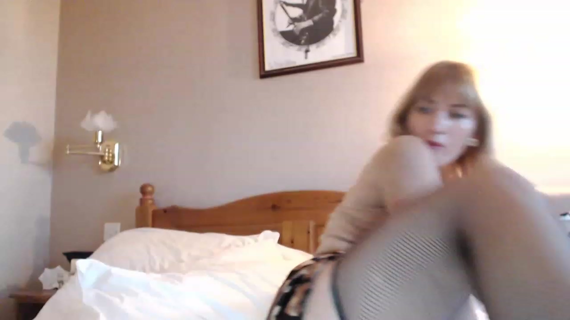 Gallery image thumbnail from MonicaChu's myfreecams stream on, 11/16/2022, 16:40 image 3 of 20