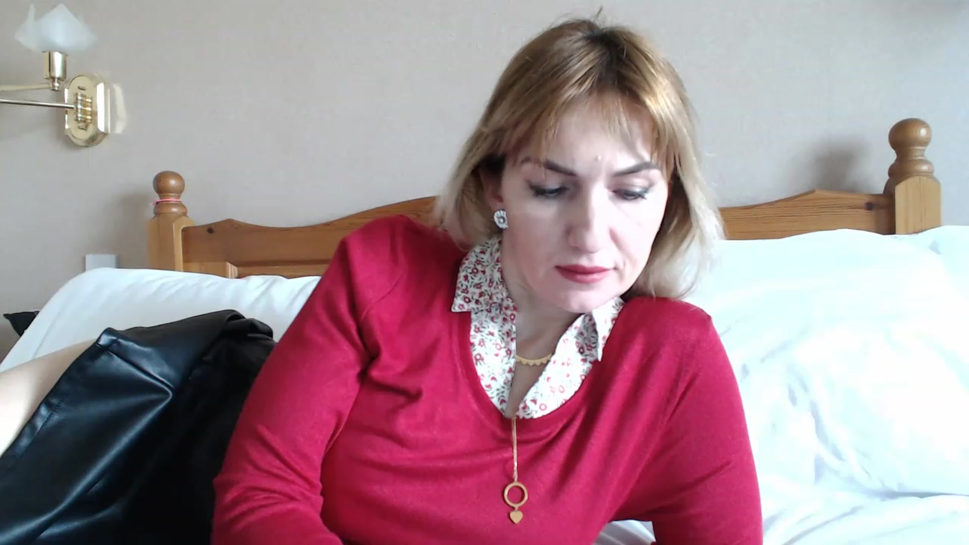 Gallery image thumbnail from MonicaChu's myfreecams stream on, 11/18/2022, 15:04 image 3 of 20