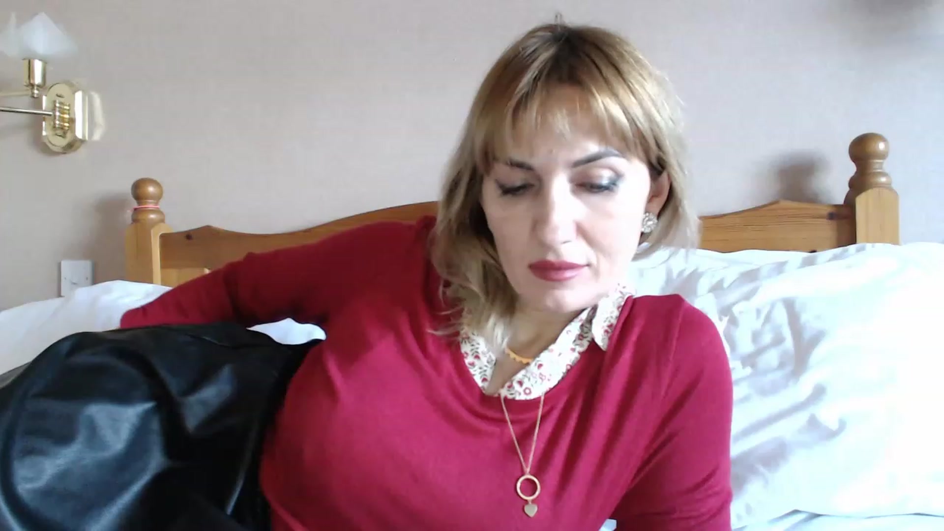 Gallery image thumbnail from MonicaChu's myfreecams stream on, 11/18/2022, 16:00 image 4 of 20