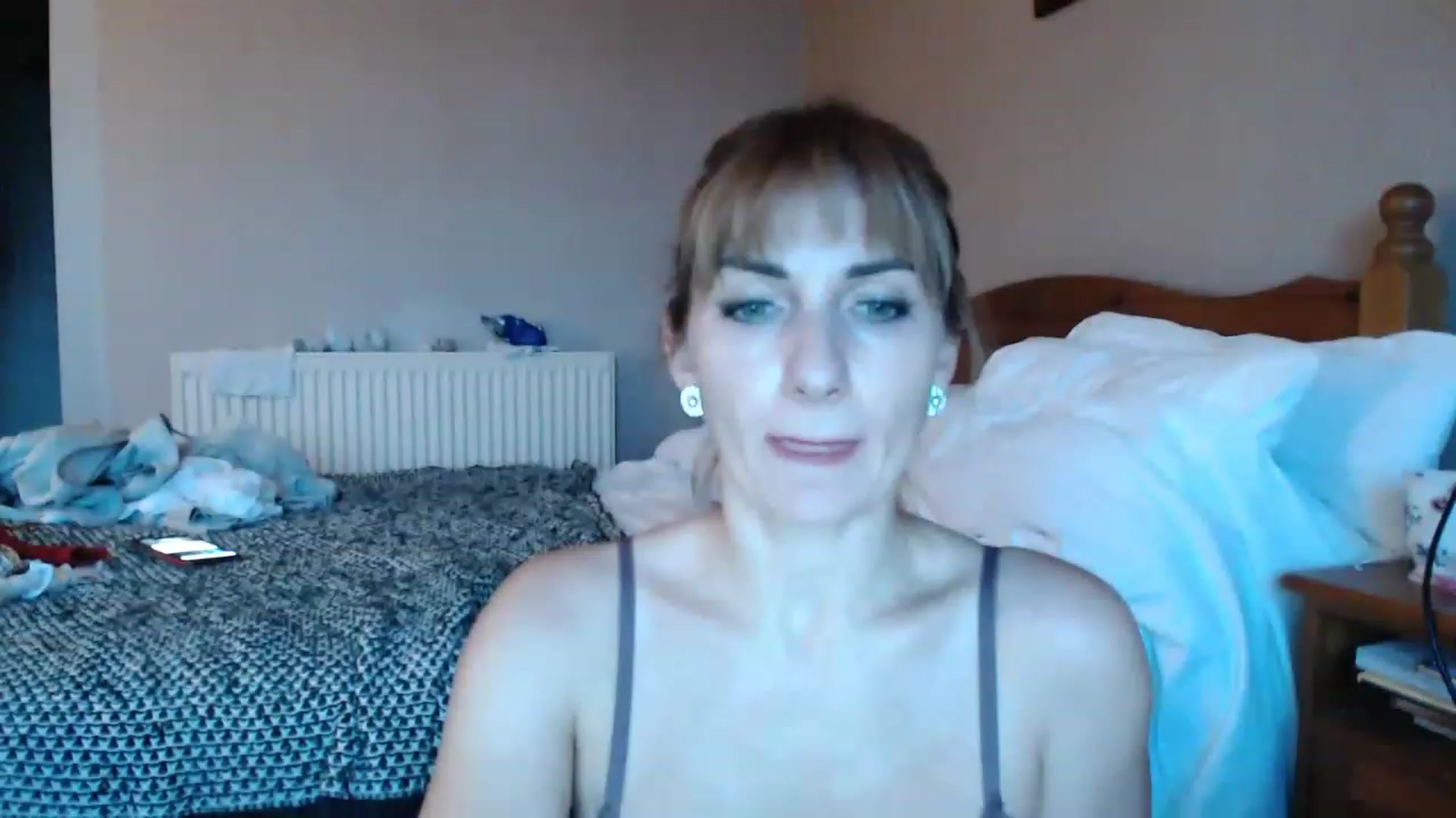 Gallery image thumbnail from MonicaChu's myfreecams stream on, 11/18/2022, 16:51 image 15 of 20