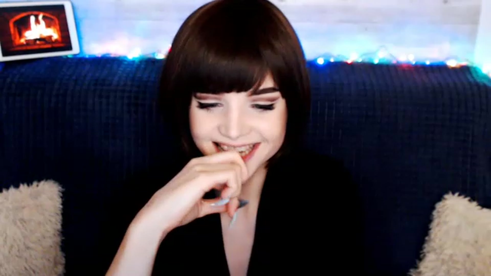 Gallery image thumbnail from MonicaHigh's myfreecams stream on, 12/28/2022, 02:00 image 6 of 20