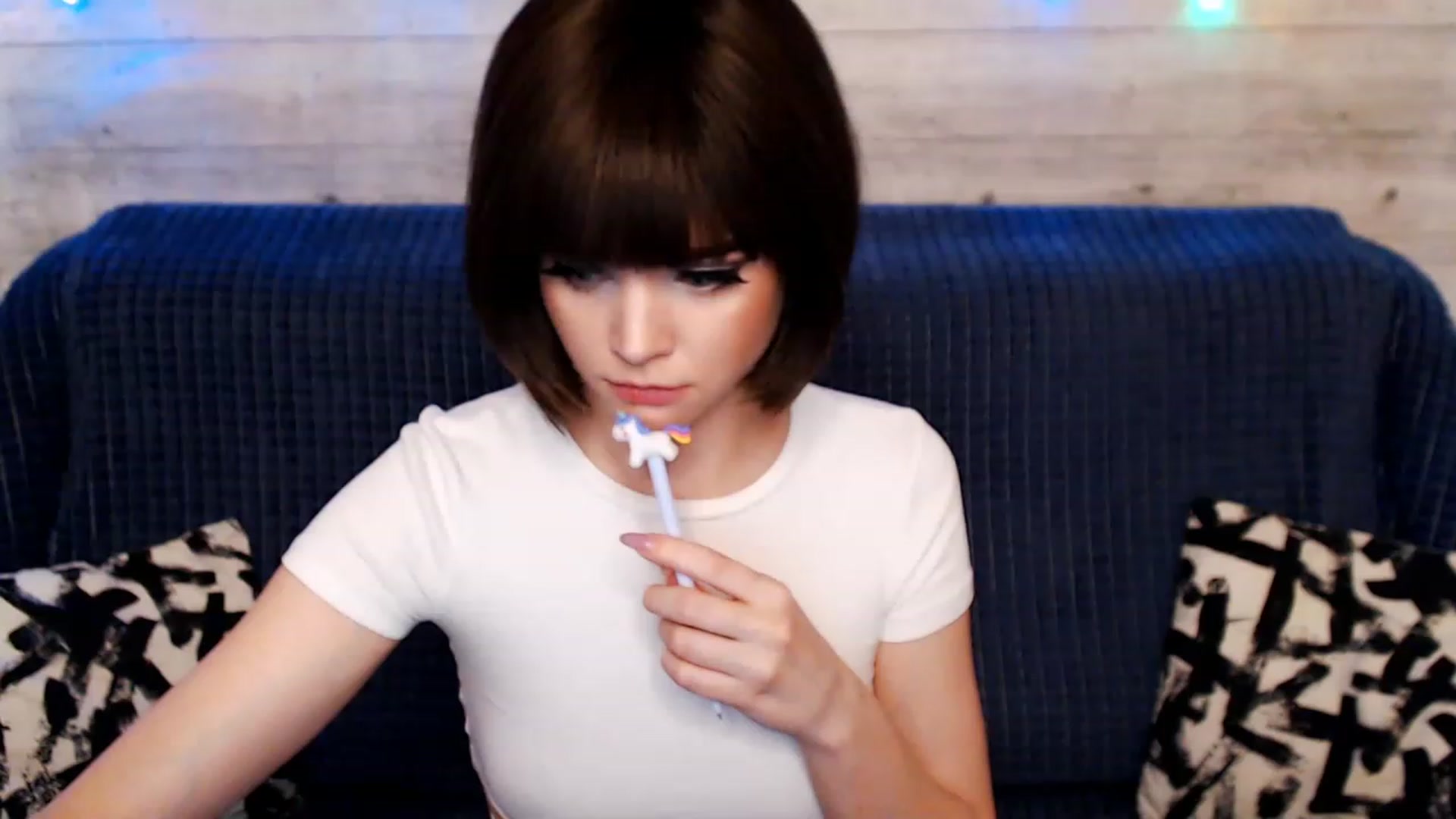 Gallery image thumbnail from MonicaHigh's myfreecams stream on, 04/21/2023, 03:43 image 2 of 20