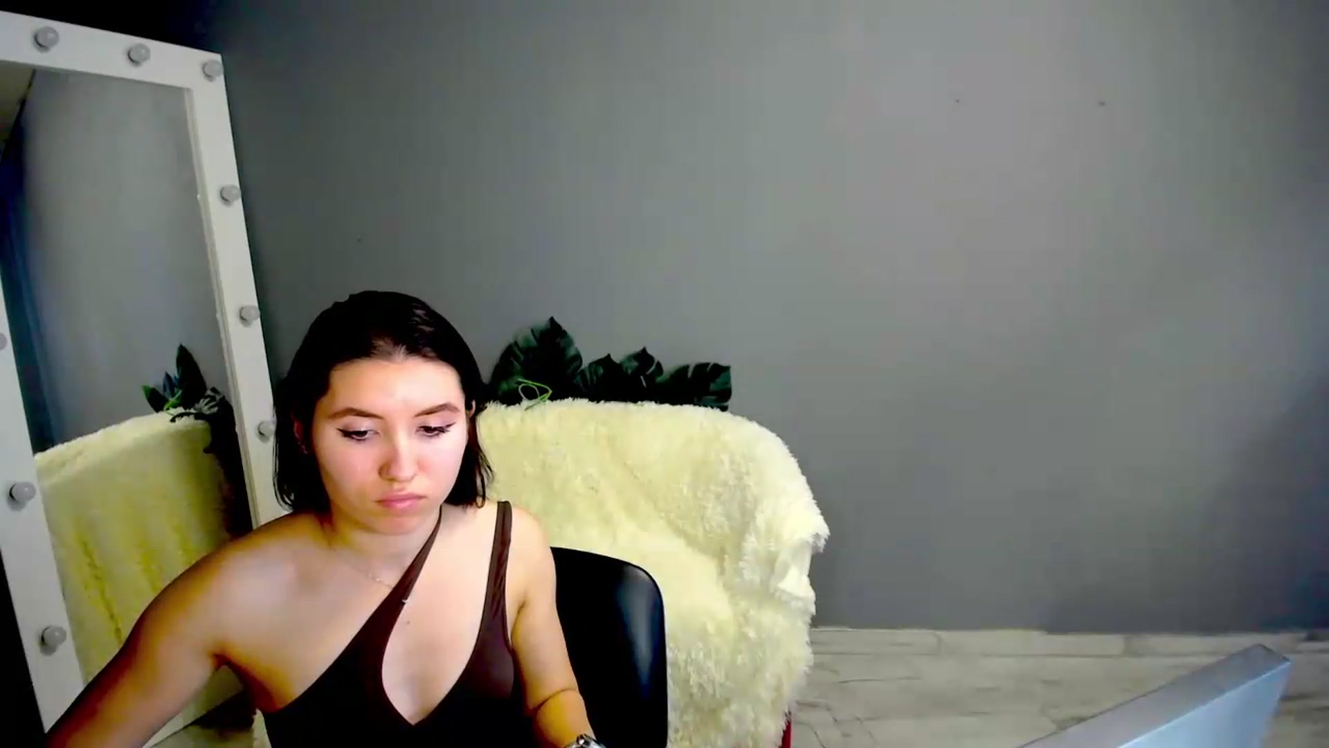 Gallery image thumbnail from MonicaLaRue's myfreecams stream on, 05/28/2026, 14:08 image 11 of 20