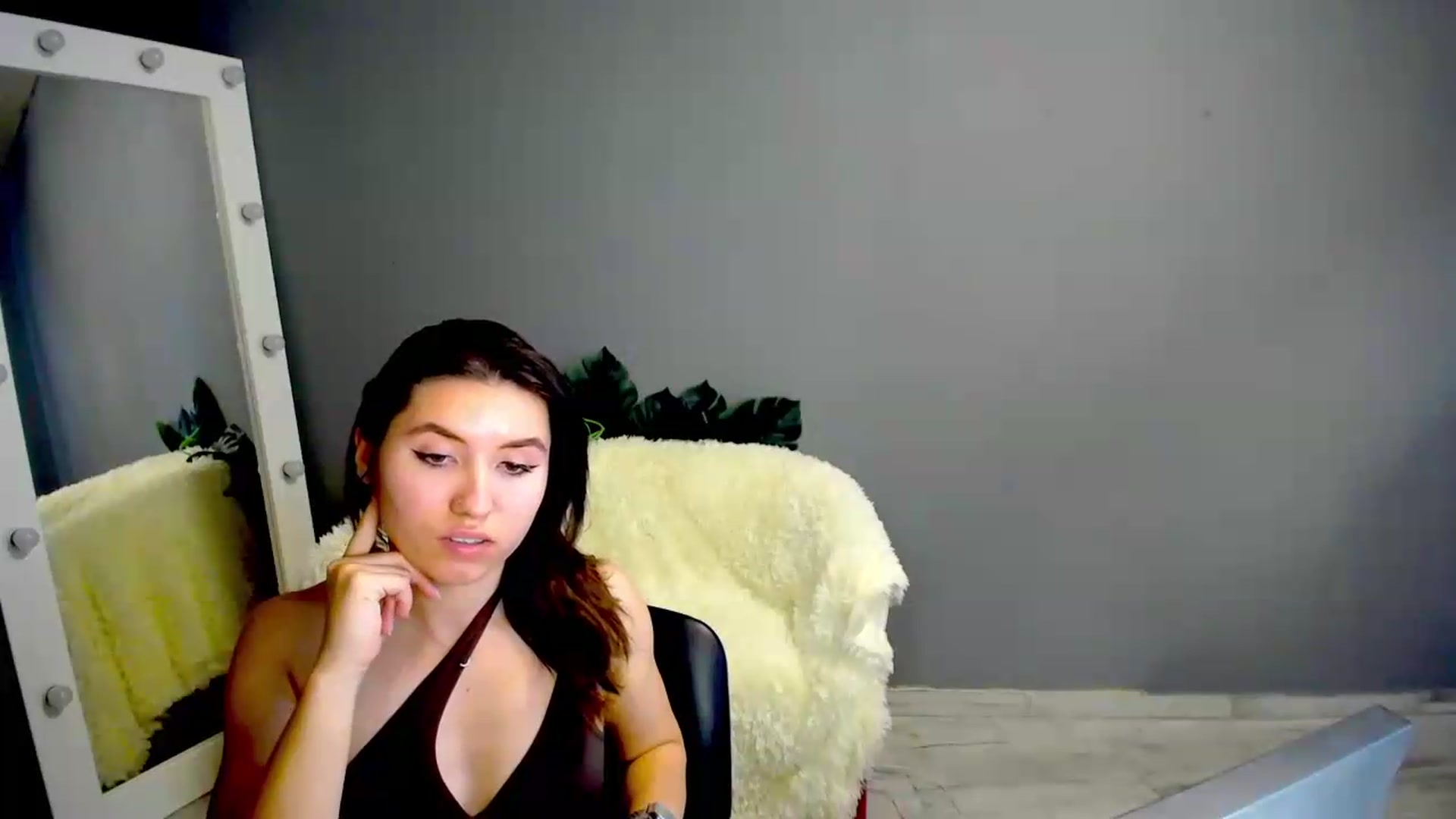 Gallery image thumbnail from MonicaLaRue's myfreecams stream on, 05/28/2026, 14:08 image 10 of 20