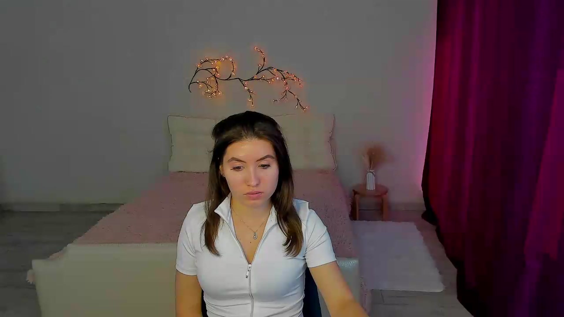 Gallery image thumbnail from MonicaLaRue's myfreecams stream on, 05/29/2026, 13:23 image 18 of 20