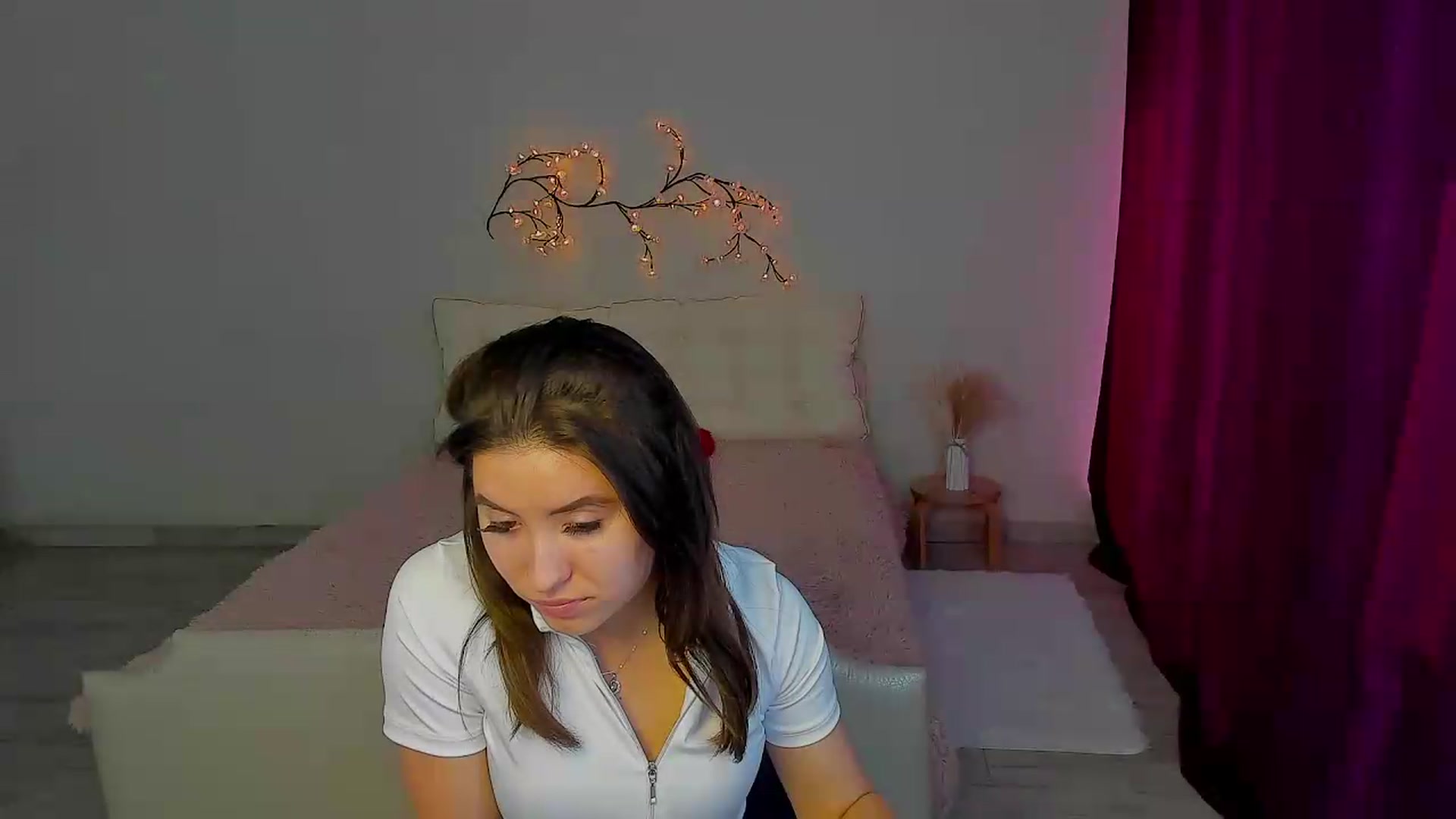Gallery image thumbnail from MonicaLaRue's myfreecams stream on, 05/29/2026, 13:23 image 17 of 20