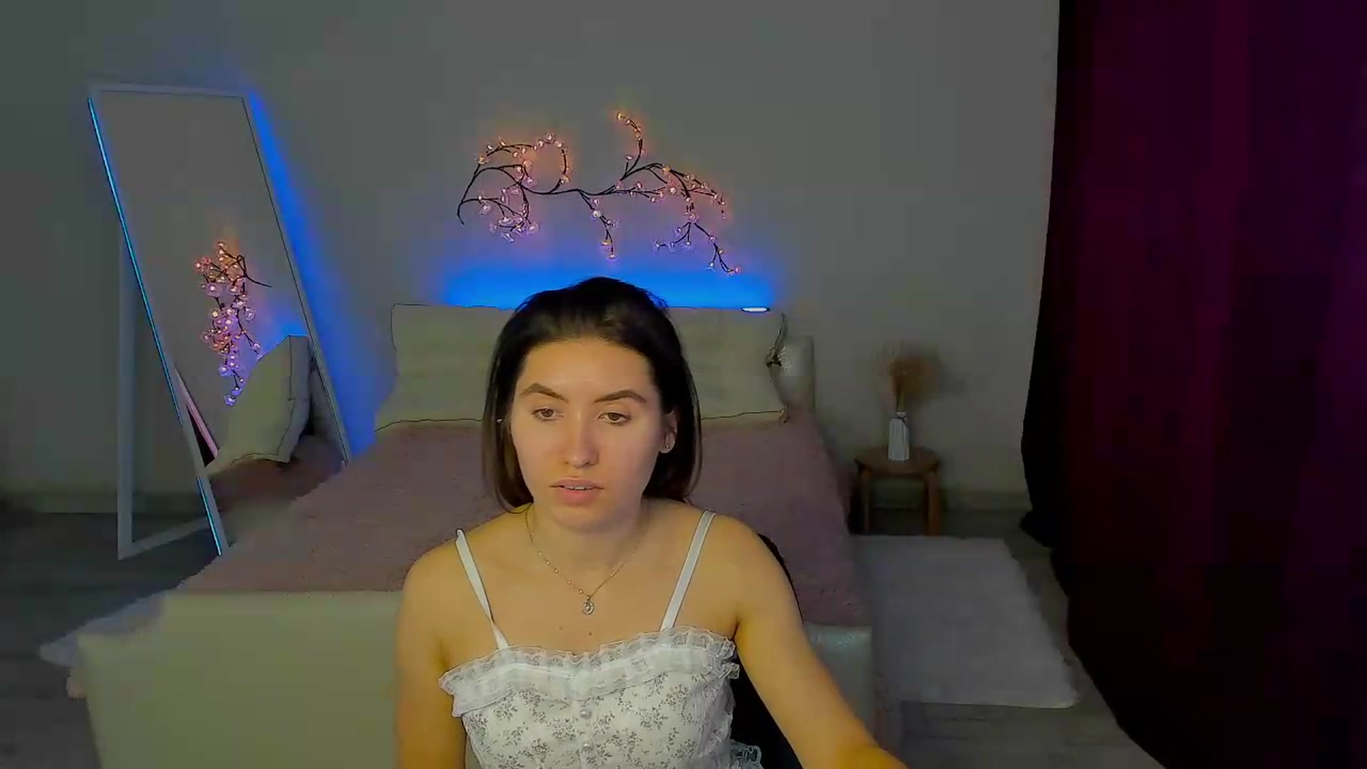 Gallery image thumbnail from MonicaLaRue's myfreecams stream on, 05/29/2026, 15:38 image 18 of 20