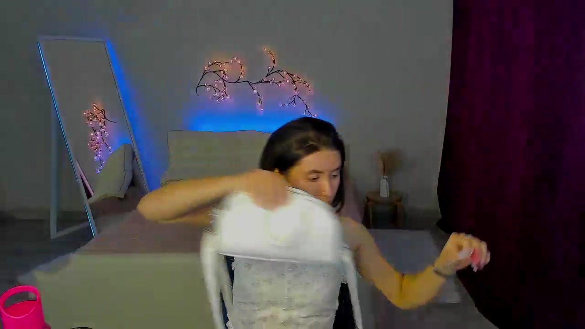 Gallery image thumbnail from MonicaLaRue's myfreecams stream on, 05/29/2026, 15:38 image 19 of 20
