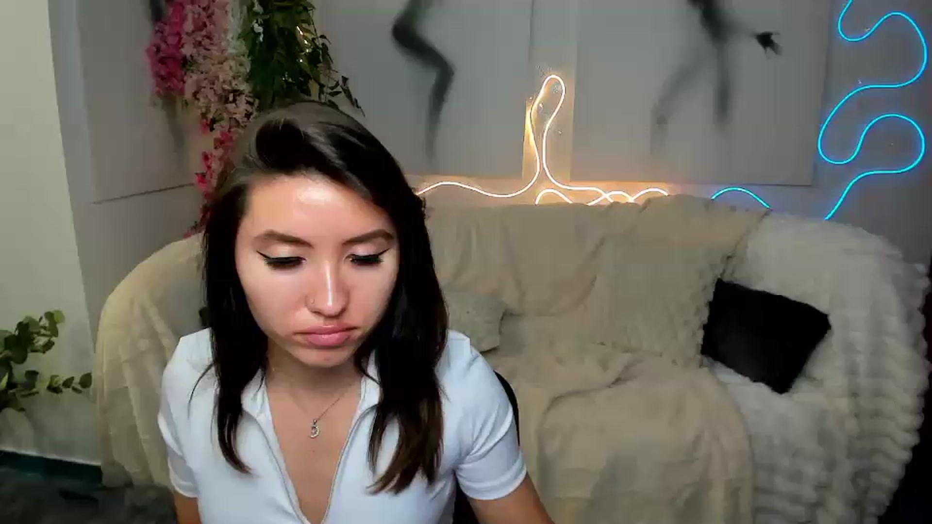 Gallery image thumbnail from MonicaLaRue's myfreecams stream on, 06/01/2026, 13:25 image 17 of 20