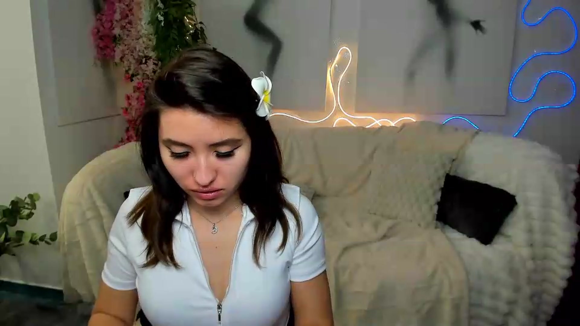Gallery image thumbnail from MonicaLaRue's myfreecams stream on, 06/01/2026, 13:25 image 9 of 20