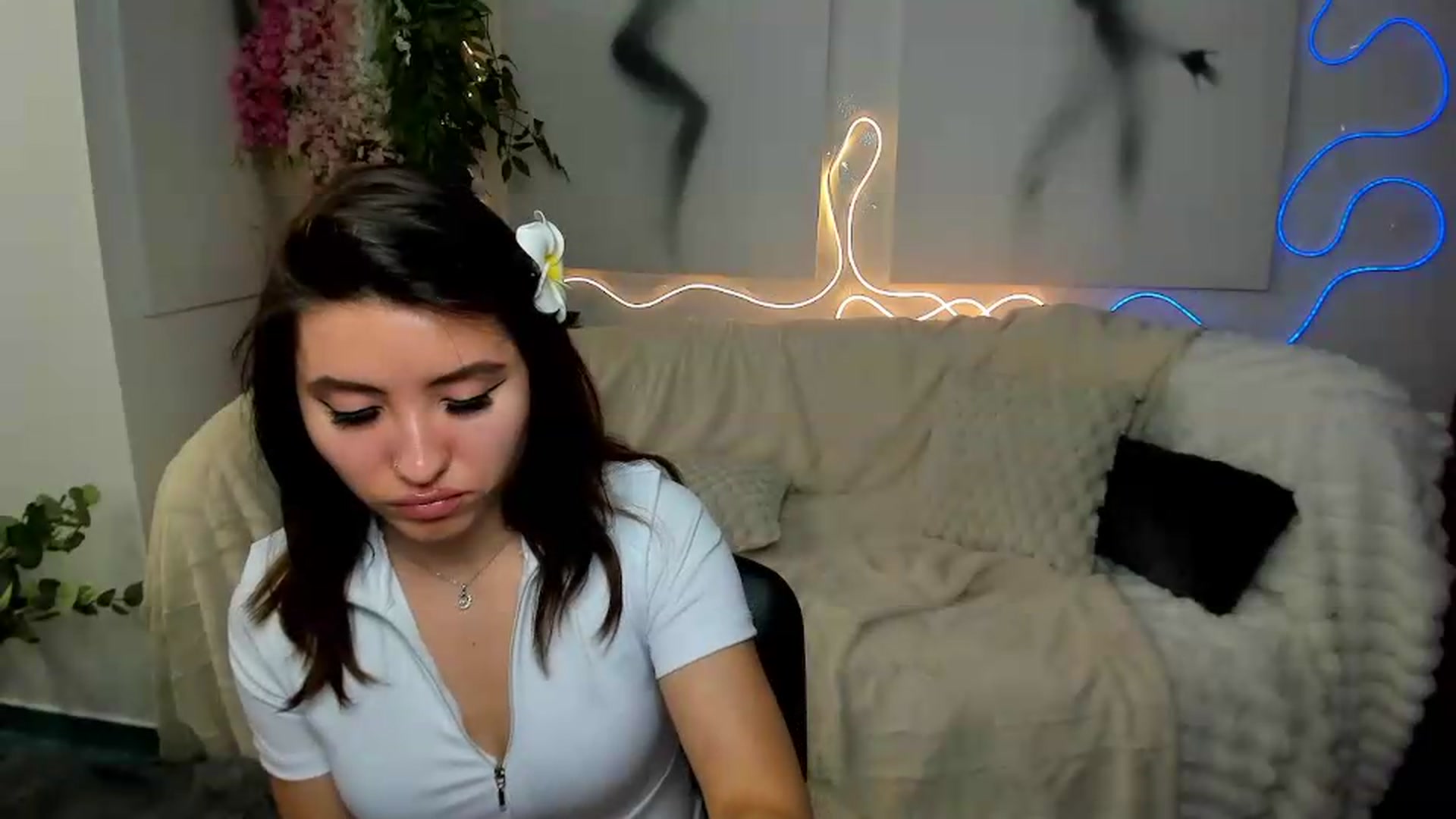 Gallery image thumbnail from MonicaLaRue's myfreecams stream on, 06/01/2026, 13:25 image 7 of 20