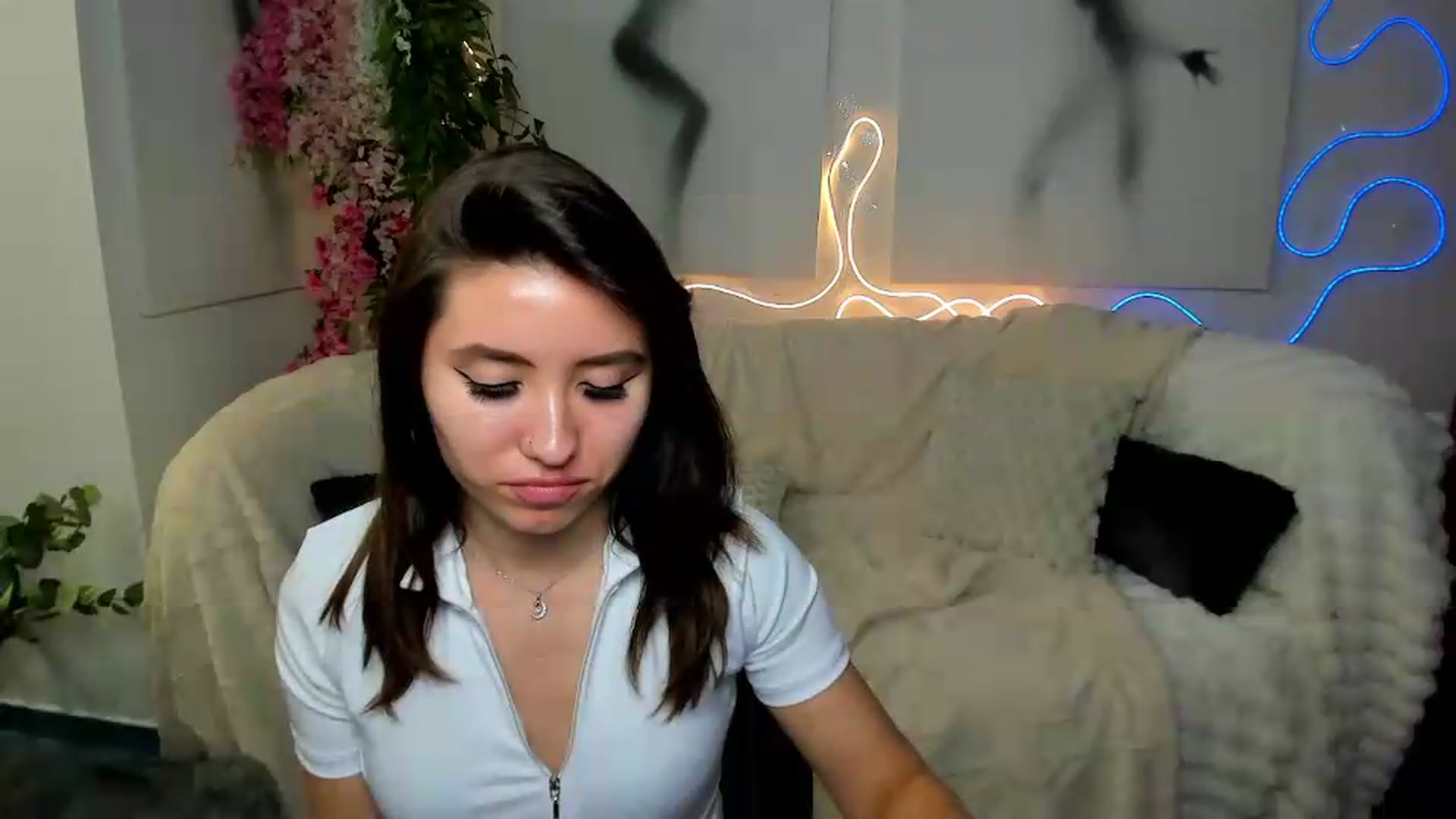 Gallery image thumbnail from MonicaLaRue's myfreecams stream on, 06/01/2026, 13:25 image 15 of 20