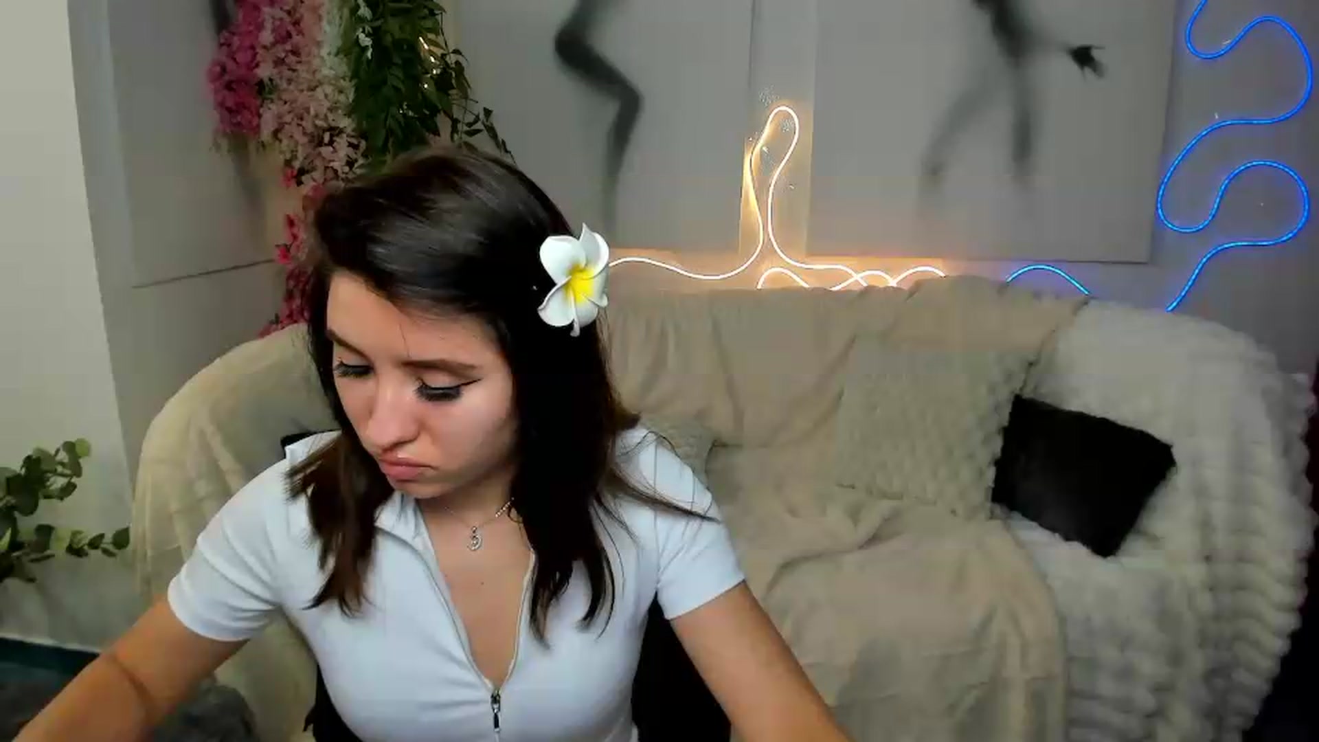Gallery image thumbnail from MonicaLaRue's myfreecams stream on, 06/01/2026, 13:25 image 8 of 20