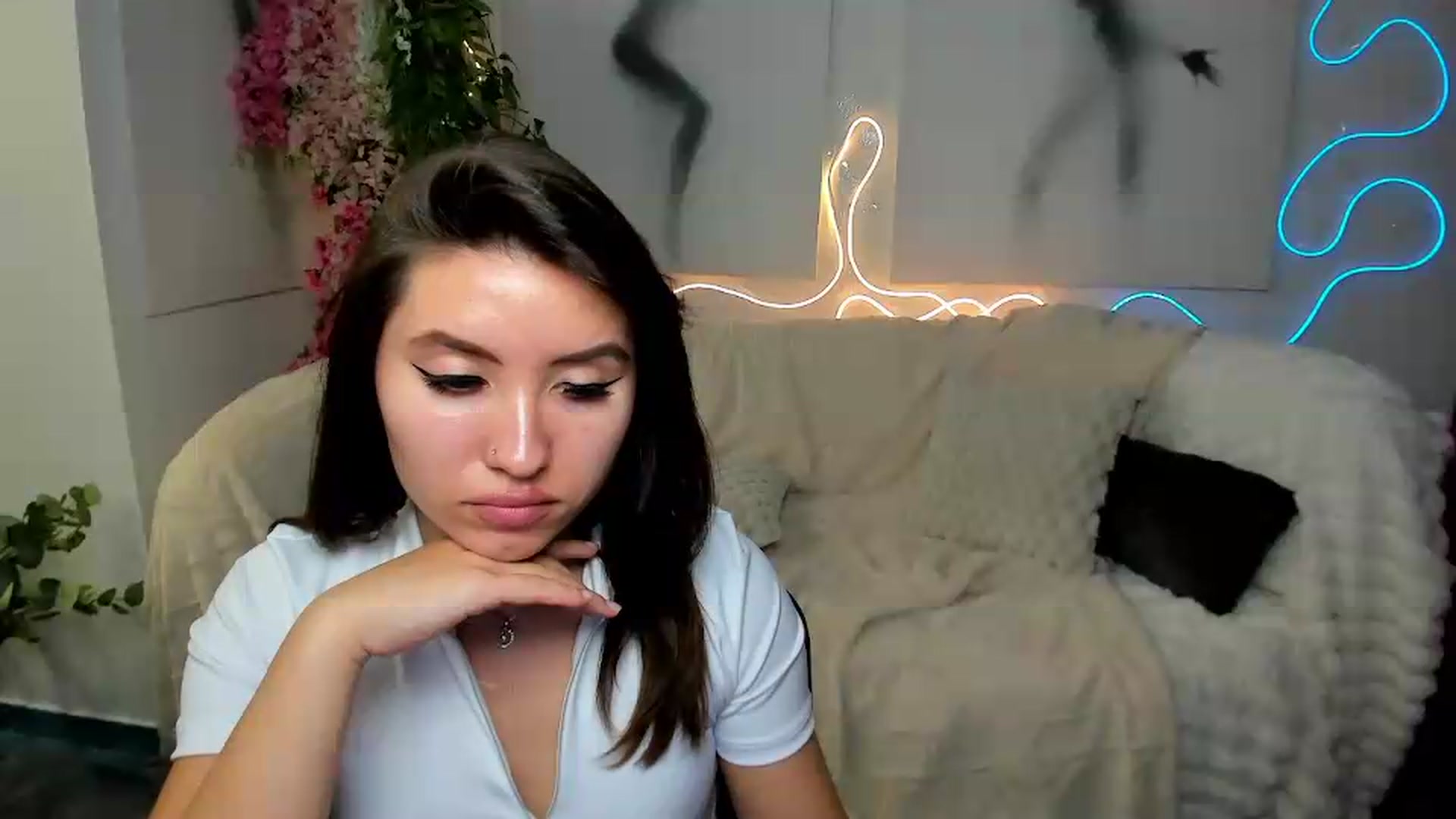 Gallery image thumbnail from MonicaLaRue's myfreecams stream on, 06/01/2026, 13:25 image 16 of 20