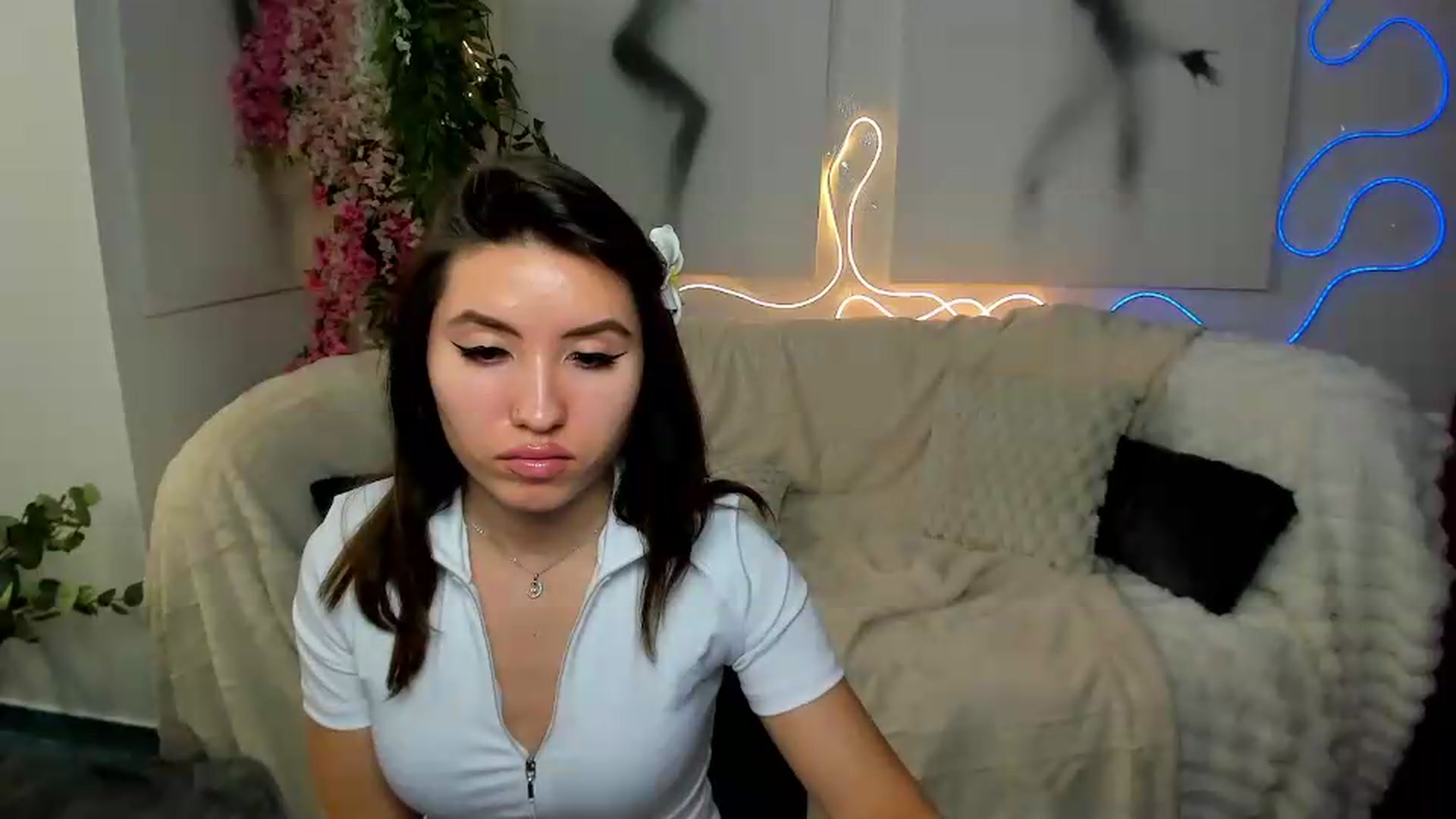 Gallery image thumbnail from MonicaLaRue's myfreecams stream on, 06/01/2026, 13:25 image 5 of 20