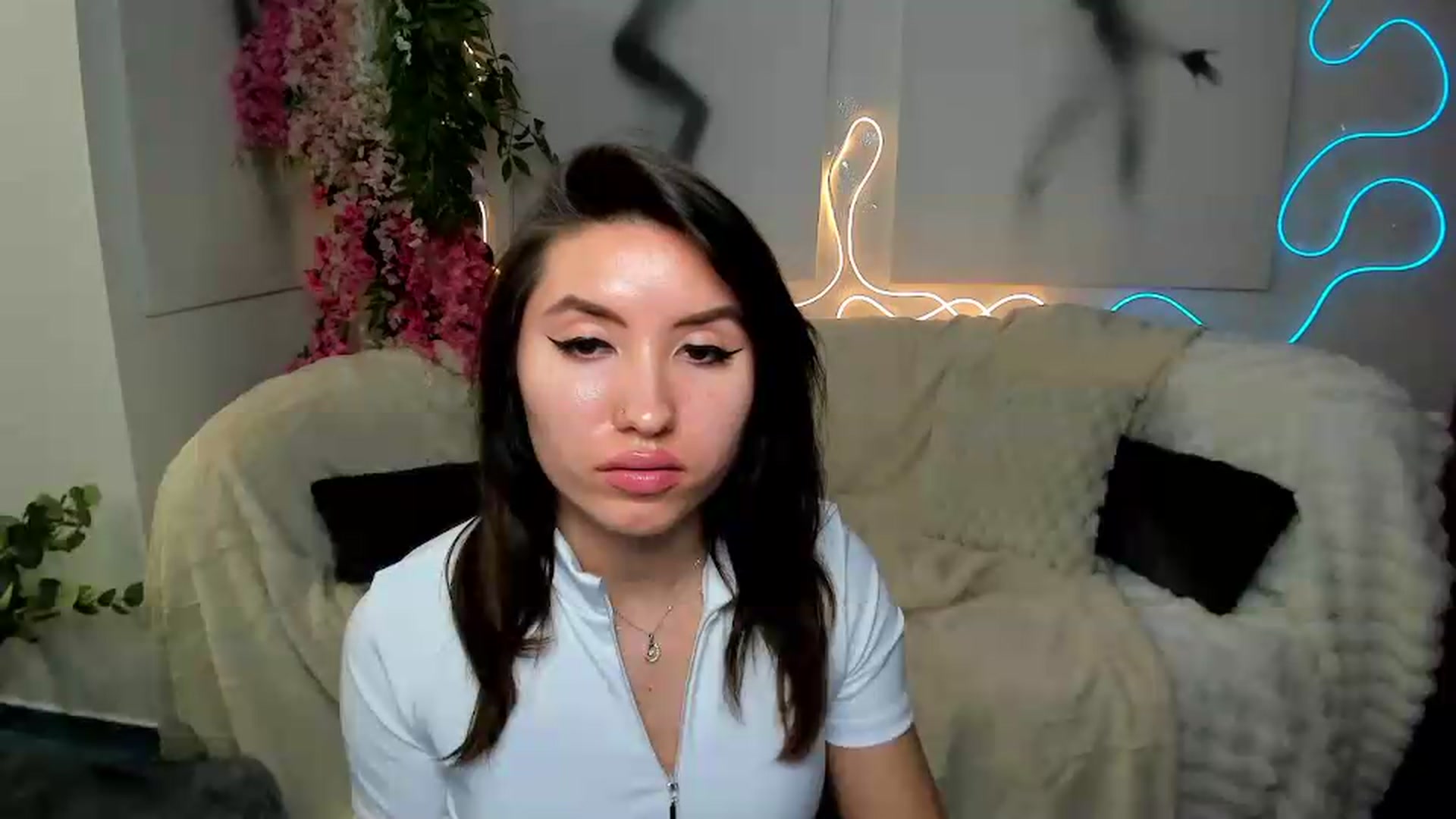 Gallery image thumbnail from MonicaLaRue's myfreecams stream on, 06/01/2026, 14:40 image 11 of 20