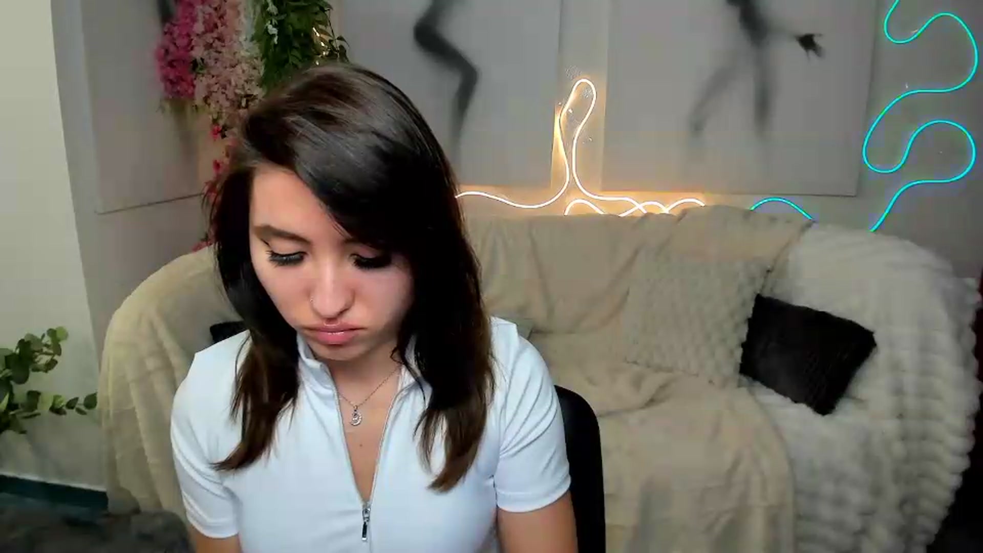 Gallery image thumbnail from MonicaLaRue's myfreecams stream on, 06/01/2026, 14:40 image 16 of 20
