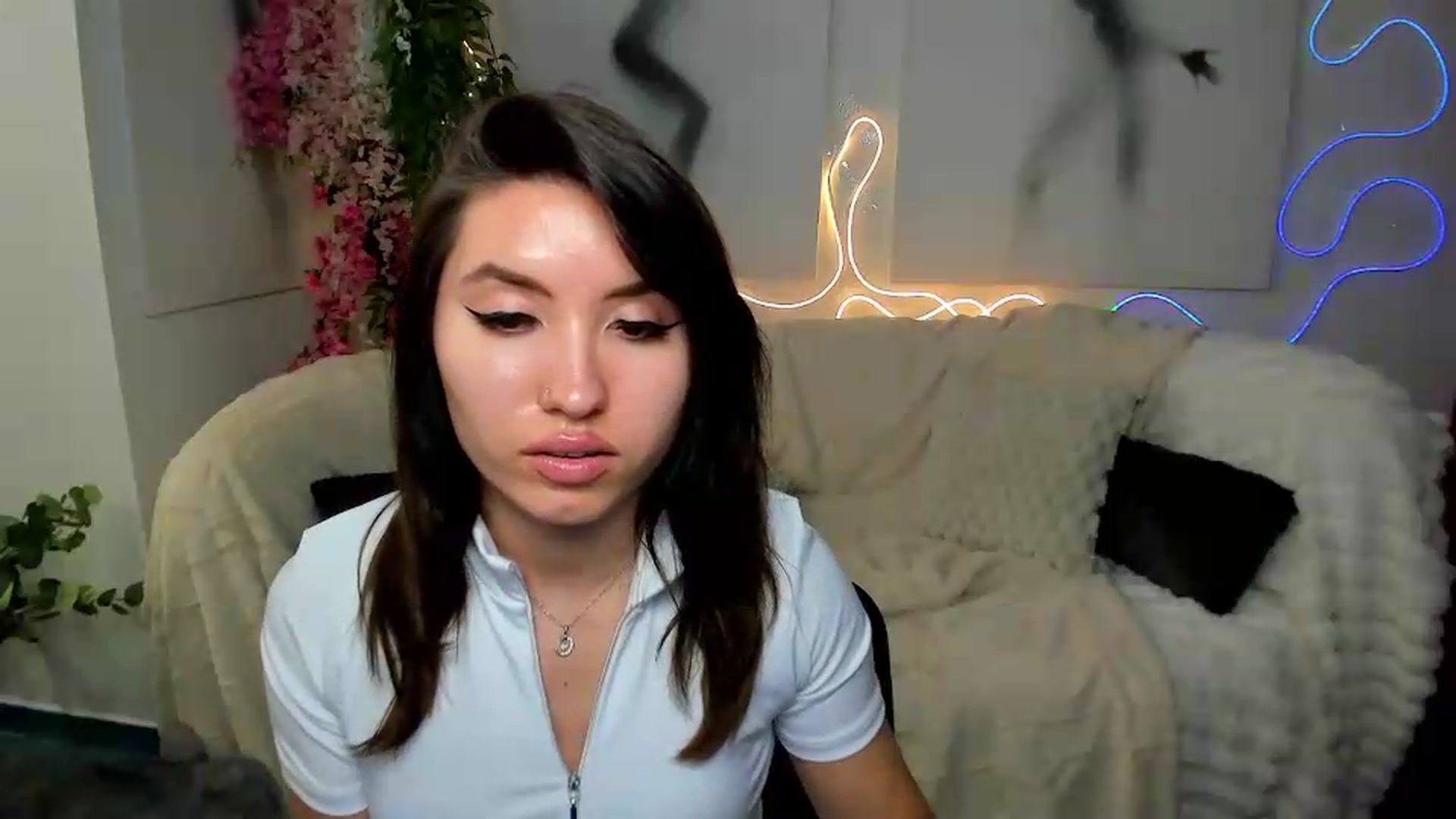 Gallery image thumbnail from MonicaLaRue's myfreecams stream on, 06/01/2026, 14:40 image 15 of 20