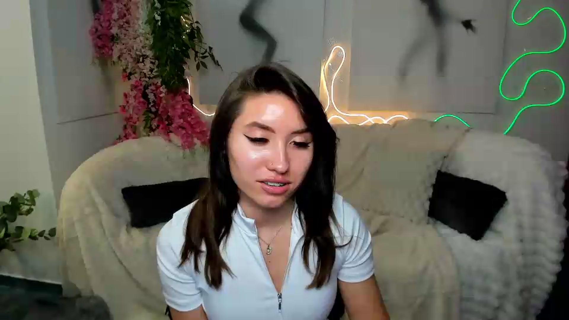 Gallery image thumbnail from MonicaLaRue's myfreecams stream on, 06/01/2026, 14:40 image 4 of 20