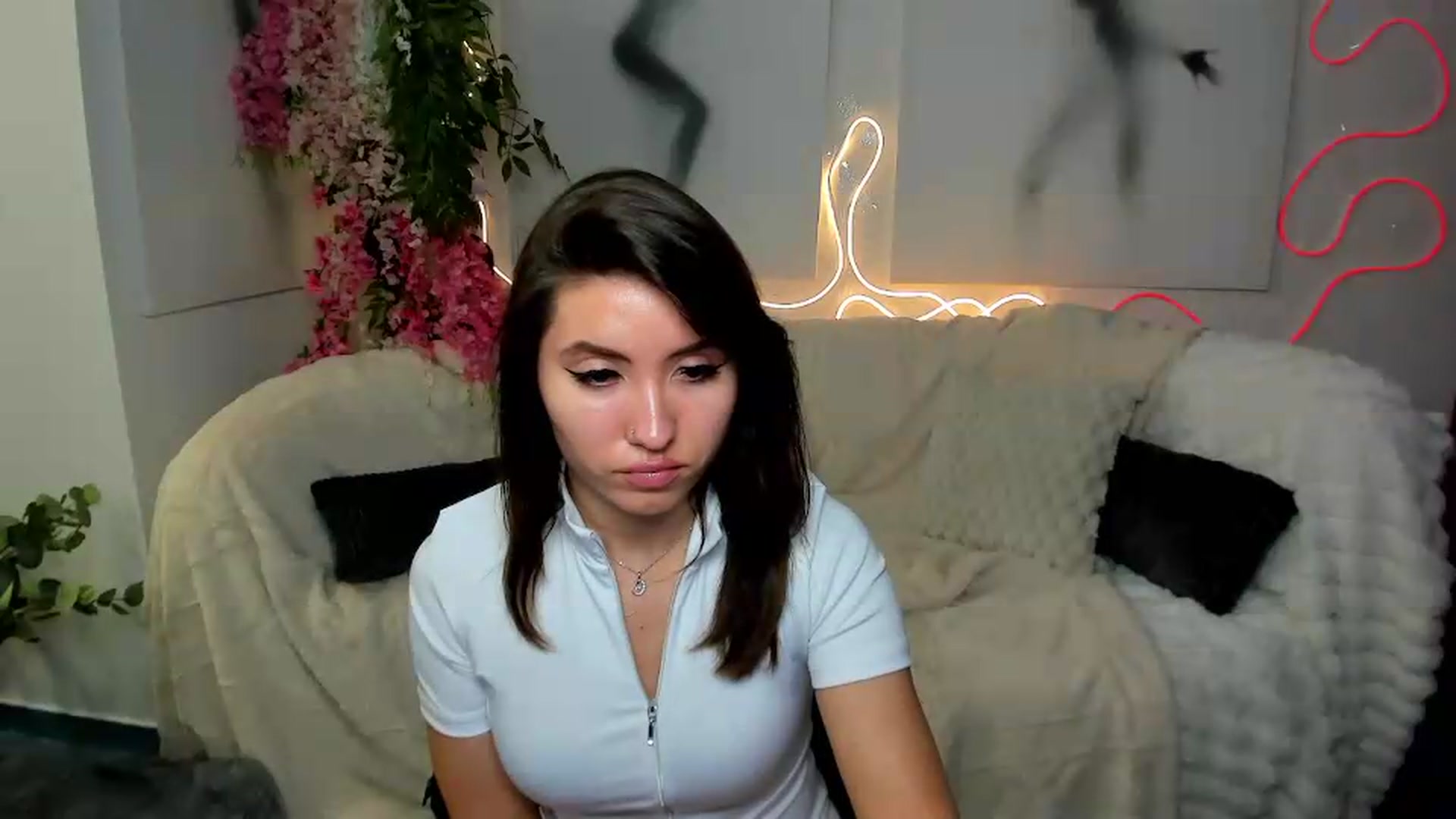 Gallery image thumbnail from MonicaLaRue's myfreecams stream on, 06/01/2026, 14:40 image 2 of 20