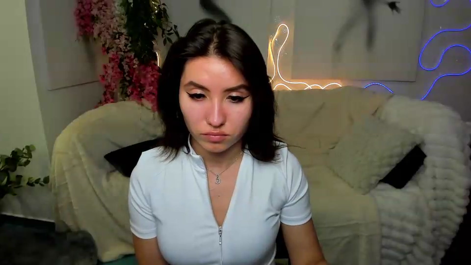 Gallery image thumbnail from MonicaLaRue's myfreecams stream on, 06/01/2026, 17:56 image 19 of 20