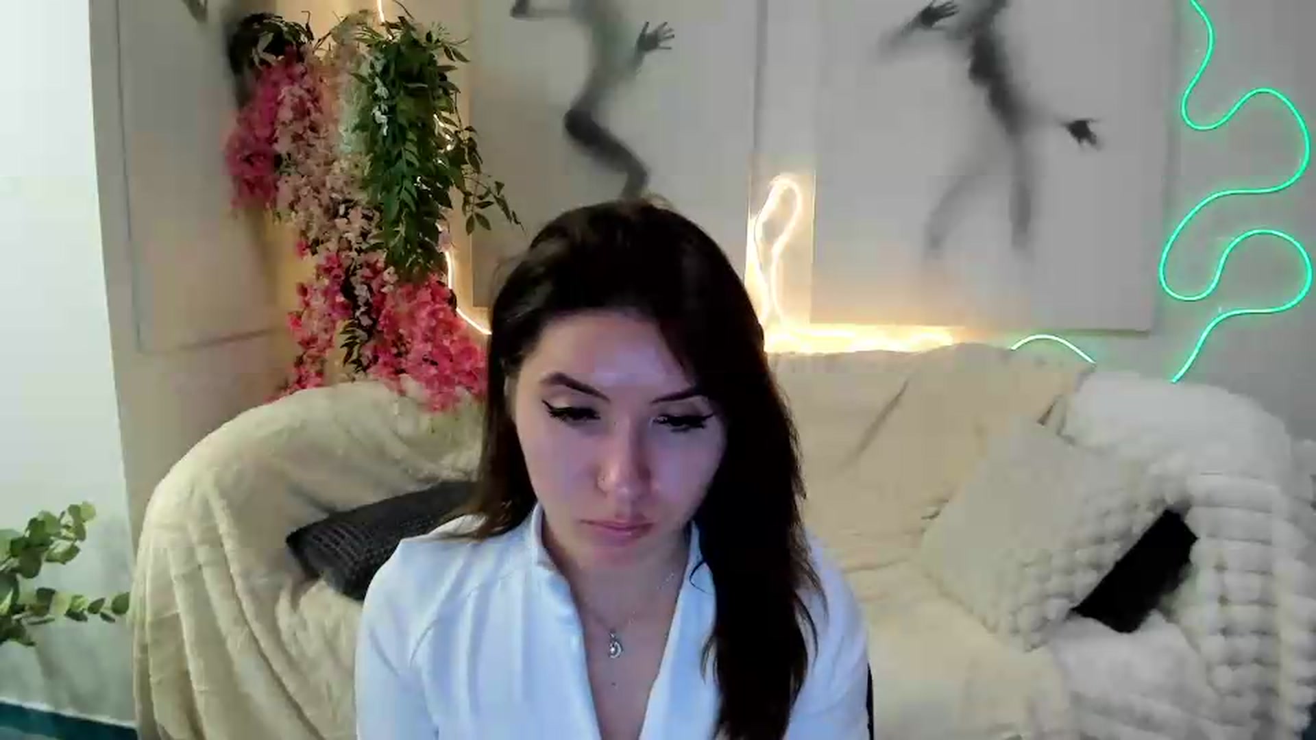 Gallery image thumbnail from MonicaLaRue's myfreecams stream on, 06/01/2026, 17:56 image 4 of 20