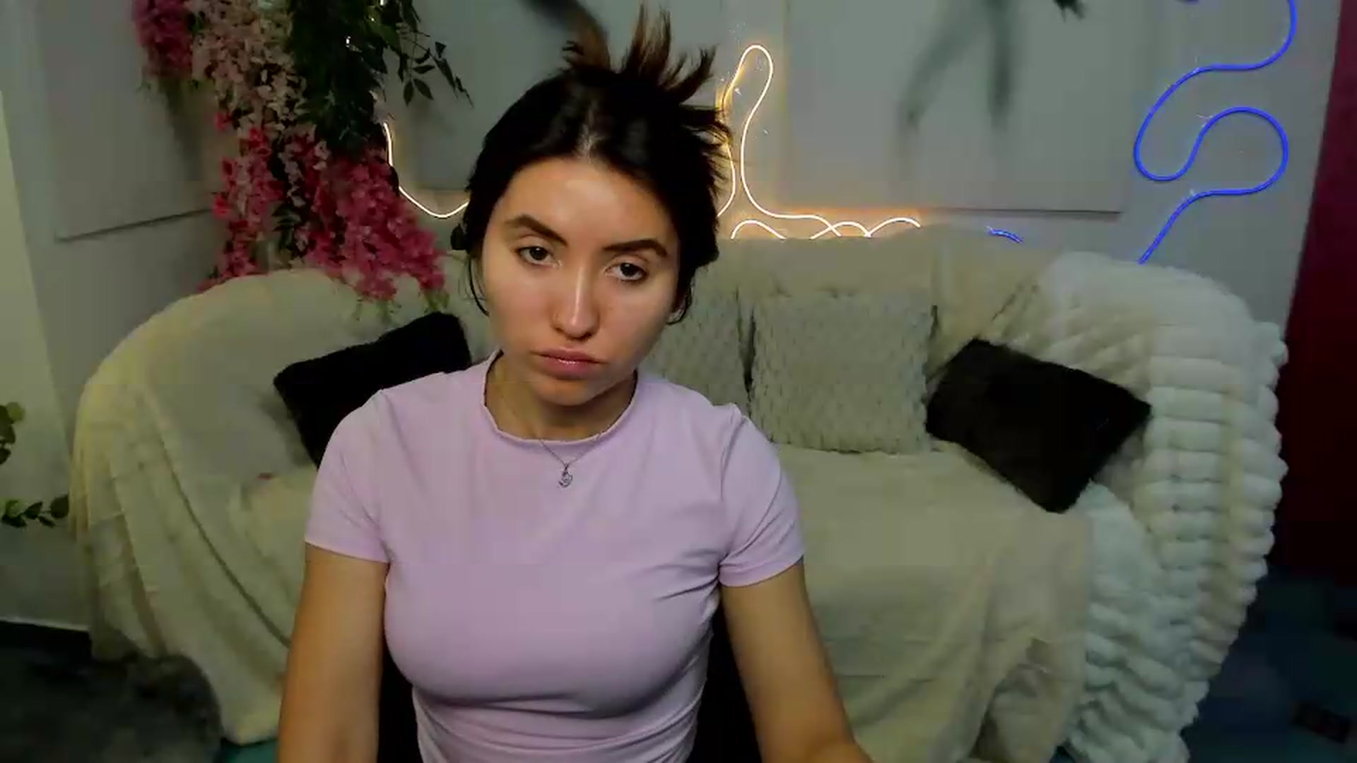 Gallery image thumbnail from MonicaLaRue's myfreecams stream on, 06/02/2026, 09:50 image 10 of 20