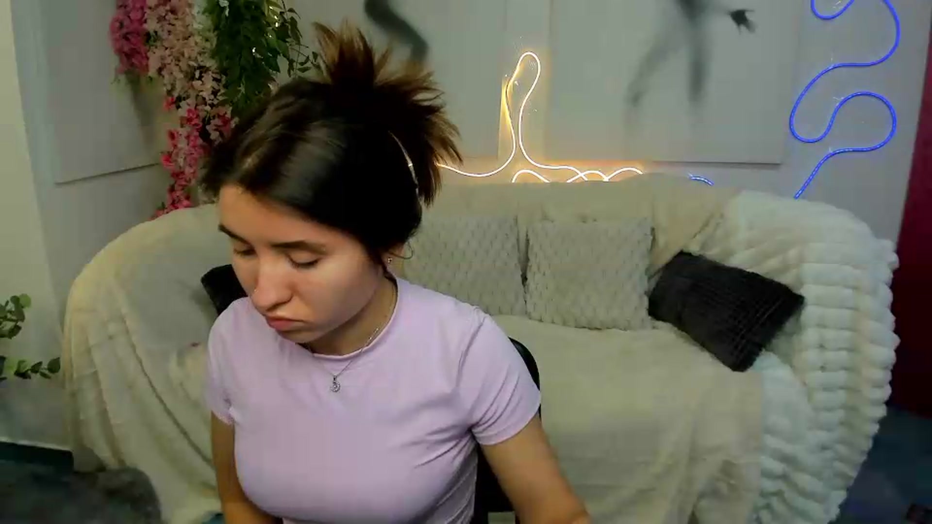Gallery image thumbnail from MonicaLaRue's myfreecams stream on, 06/02/2026, 10:17 image 5 of 20