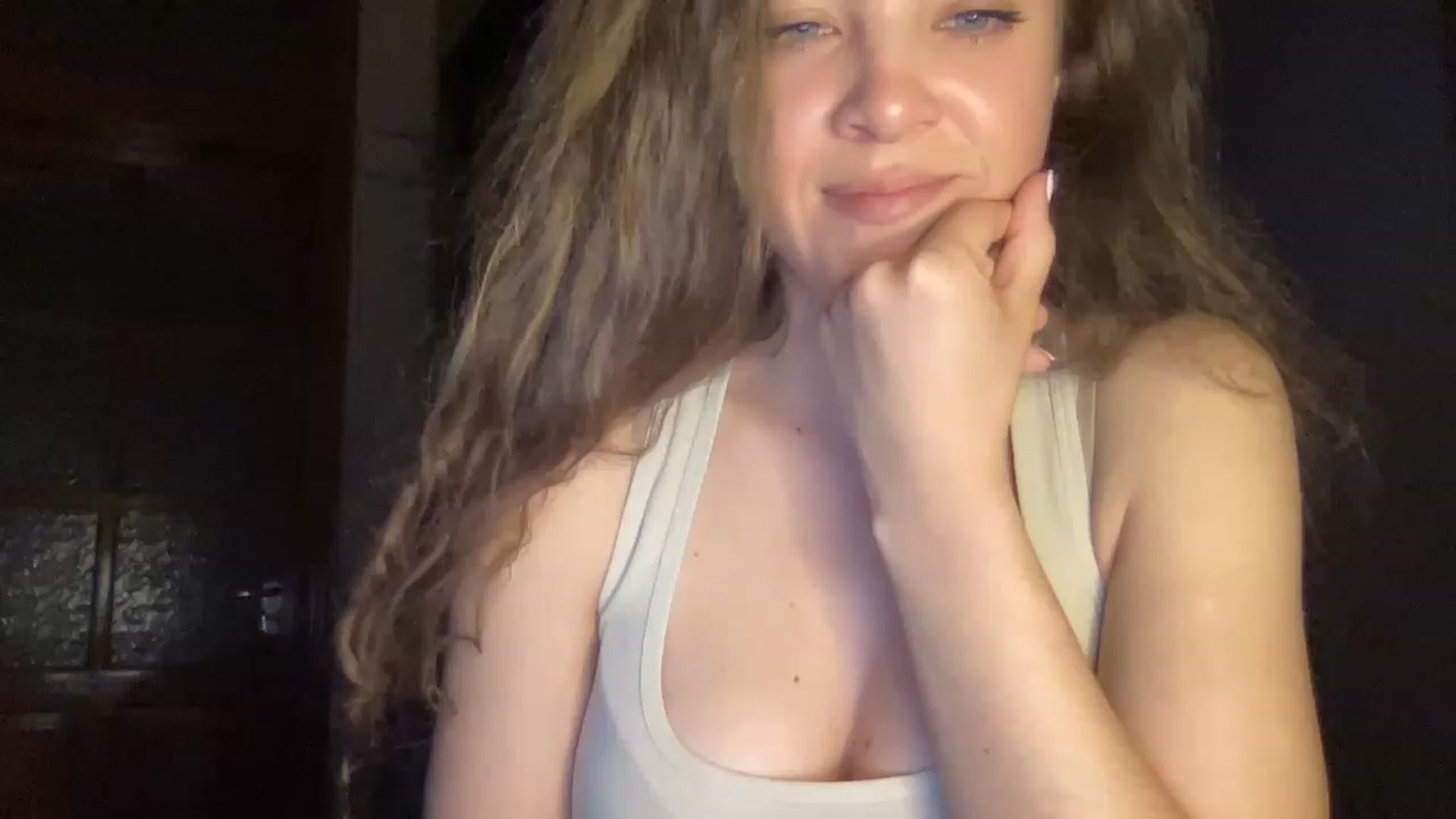 Gallery image thumbnail from MonicaLeCruze's myfreecams stream on, 05/30/2023, 17:52 image 16 of 20