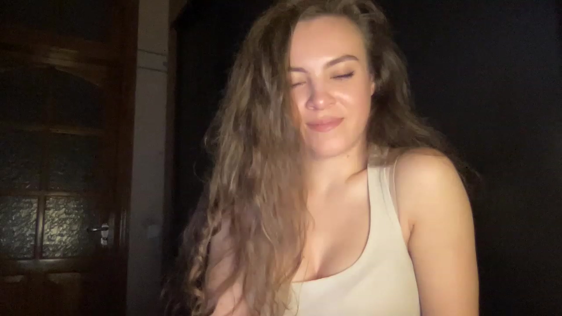 Gallery image thumbnail from MonicaLeCruze's myfreecams stream on, 05/30/2023, 17:52 image 14 of 20