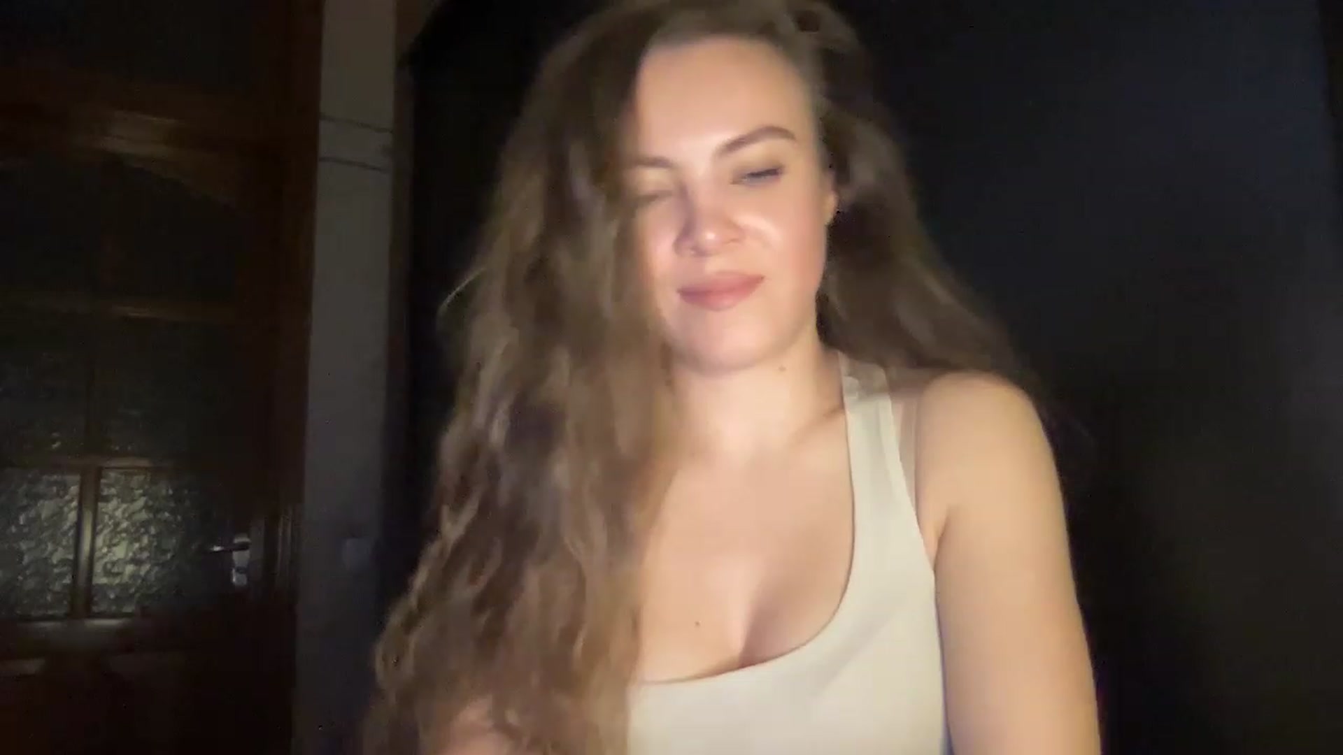 Gallery image thumbnail from MonicaLeCruze's myfreecams stream on, 05/30/2023, 17:52 image 6 of 20