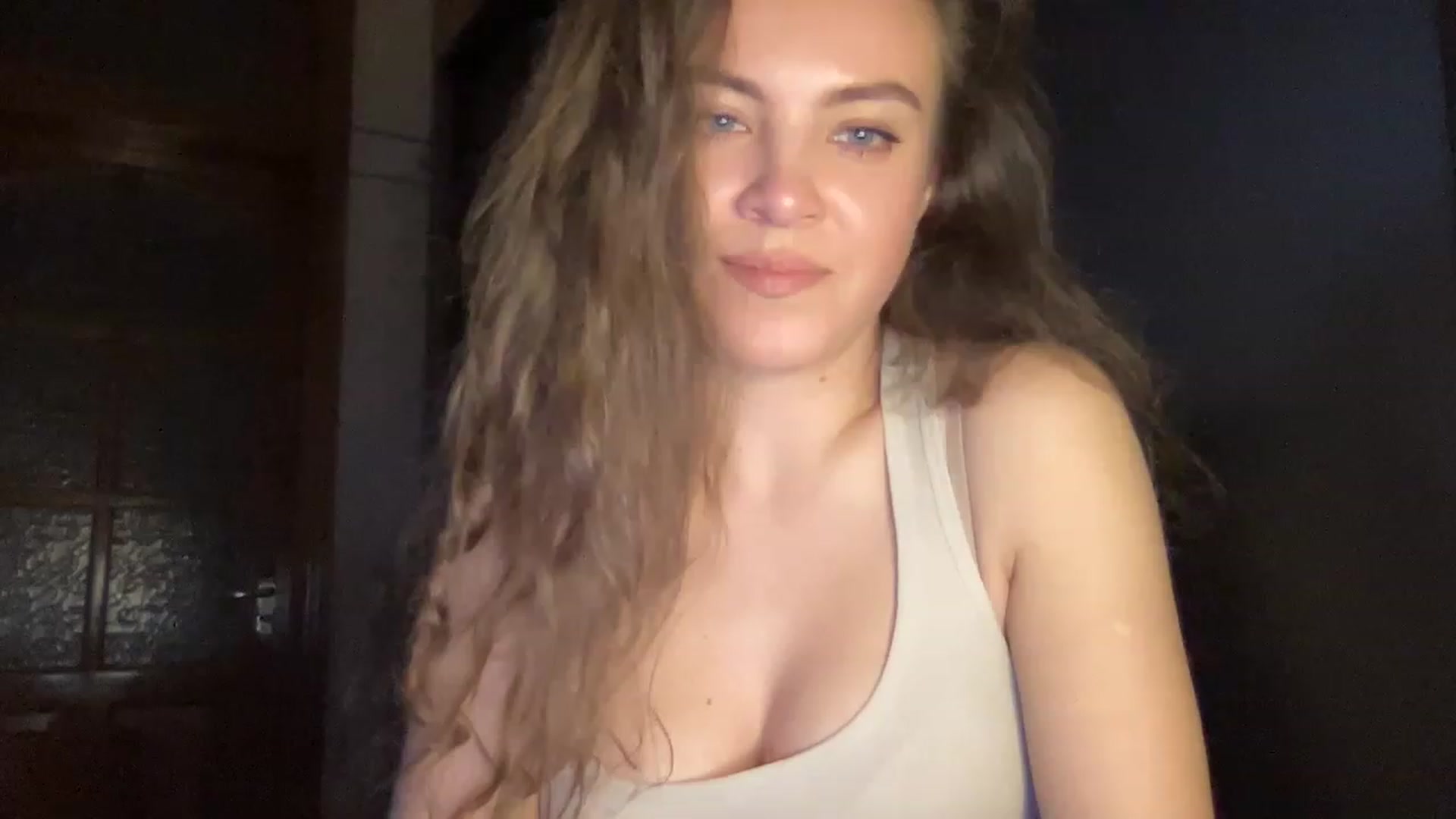 Gallery image thumbnail from MonicaLeCruze's myfreecams stream on, 05/30/2023, 17:52 image 2 of 20