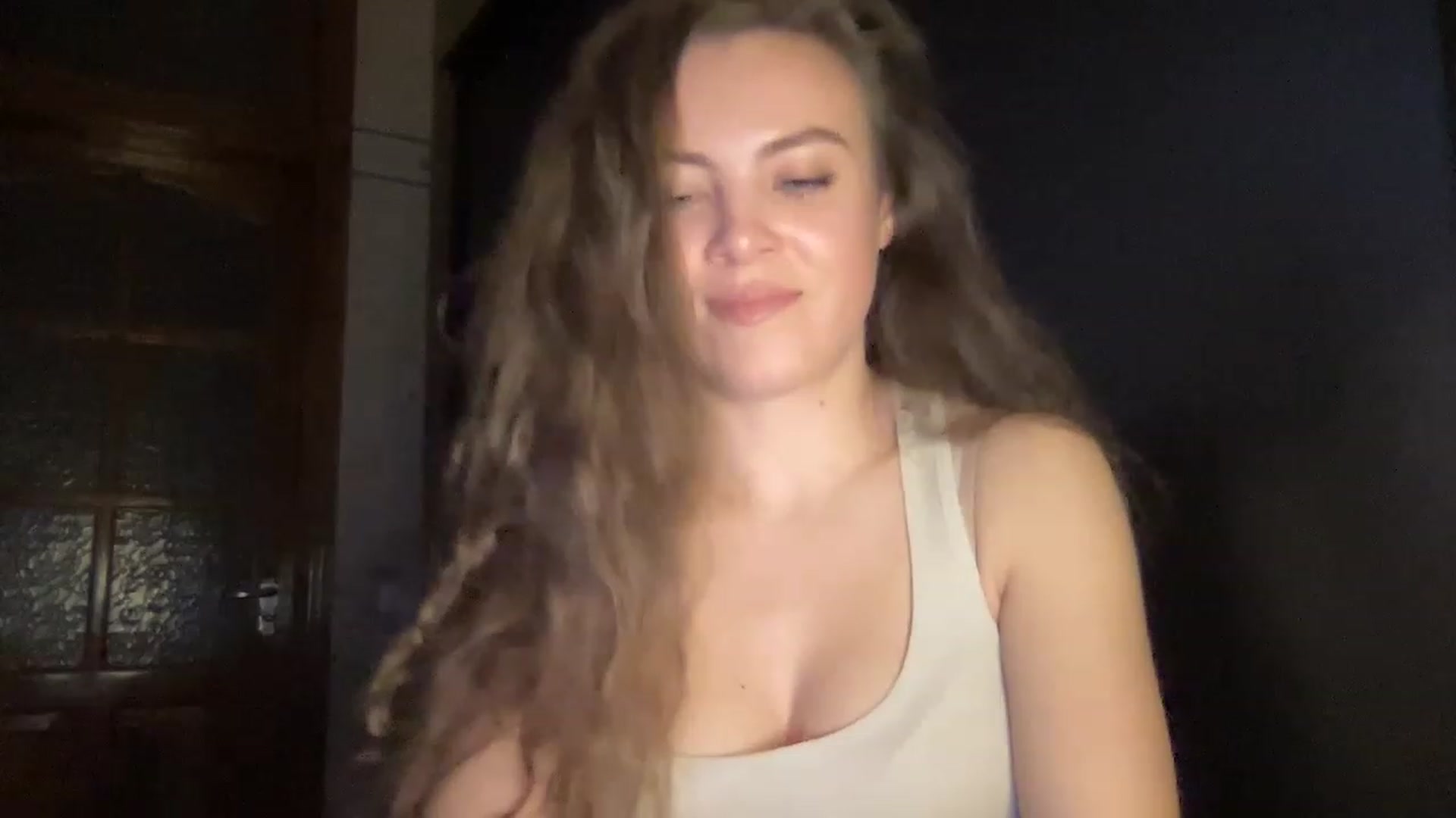 Gallery image thumbnail from MonicaLeCruze's myfreecams stream on, 05/30/2023, 17:52 image 5 of 20