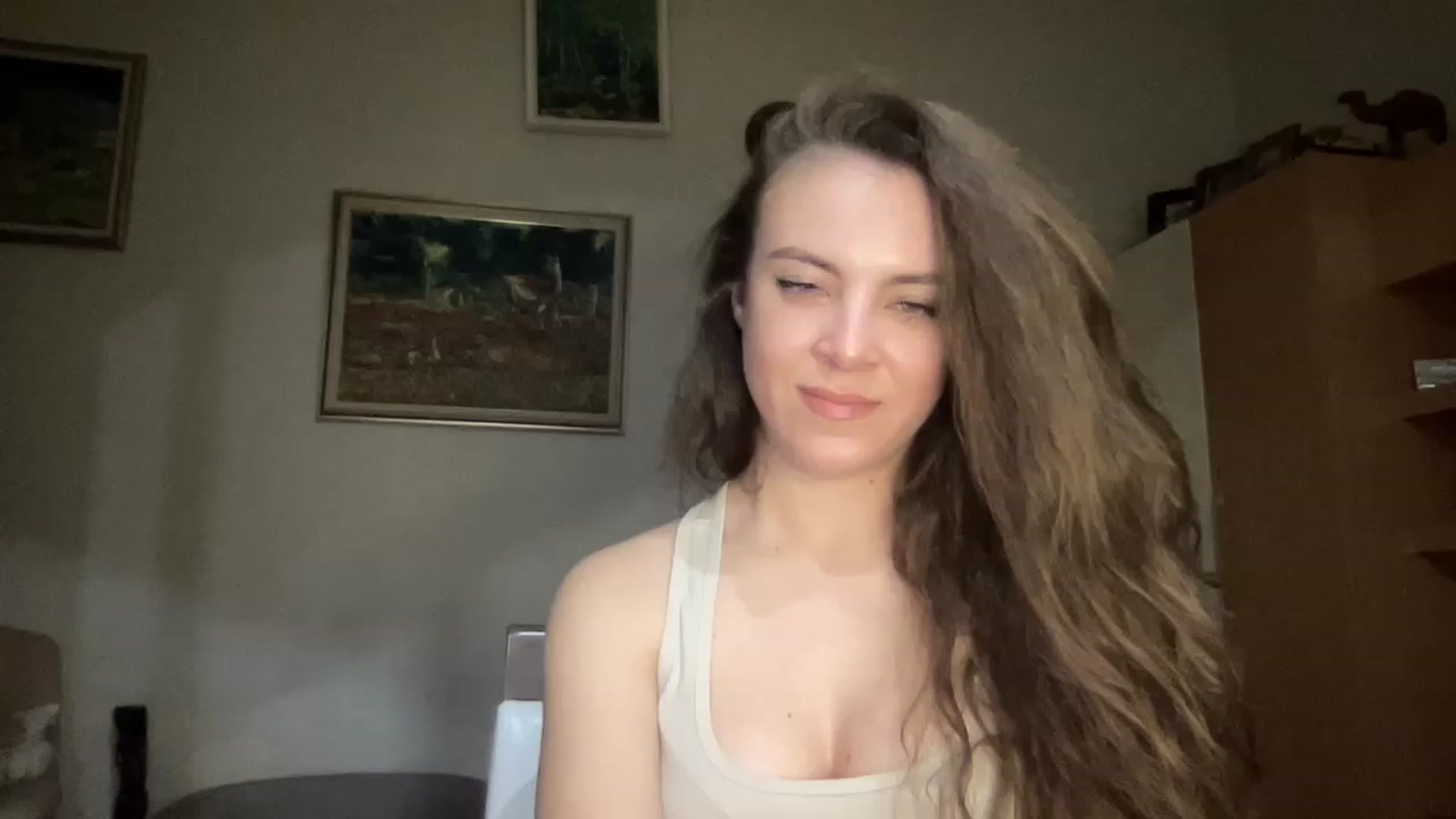 Gallery image thumbnail from MonicaLeCruze's myfreecams stream on, 05/30/2023, 19:38 image 15 of 20