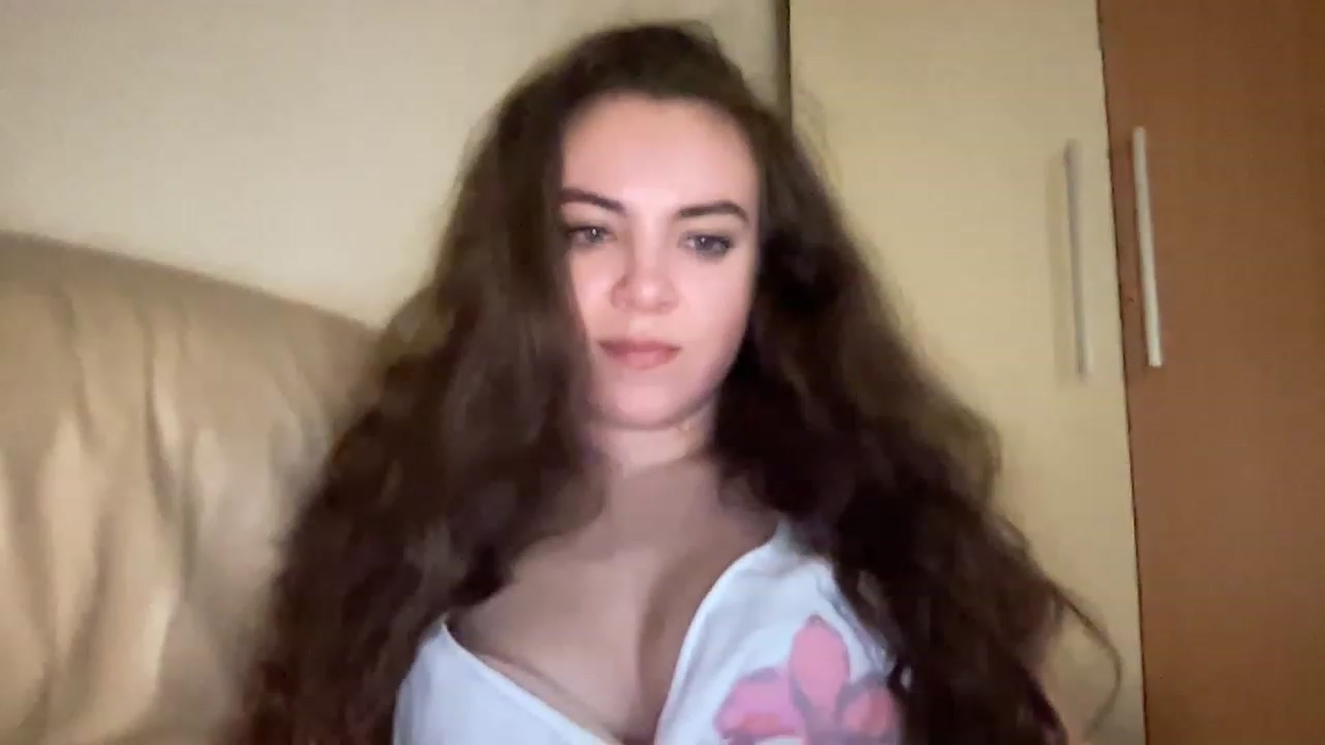 Gallery image thumbnail from MonicaLeCruze's myfreecams stream on, 06/13/2023, 20:09 image 19 of 20